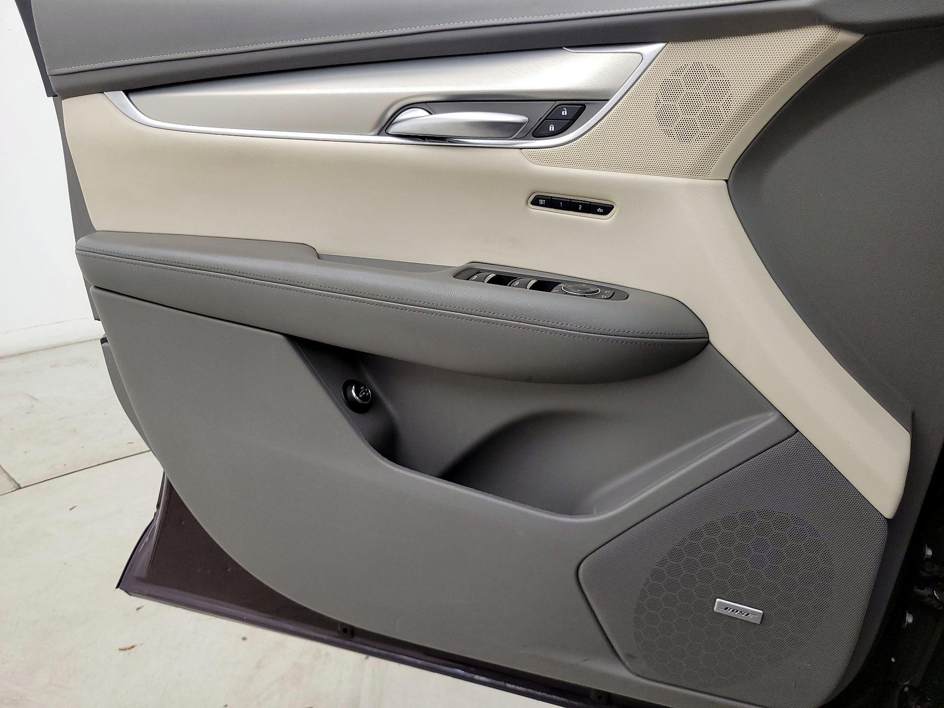 Thumbnail: 2018 Cadillac XT5 - 12