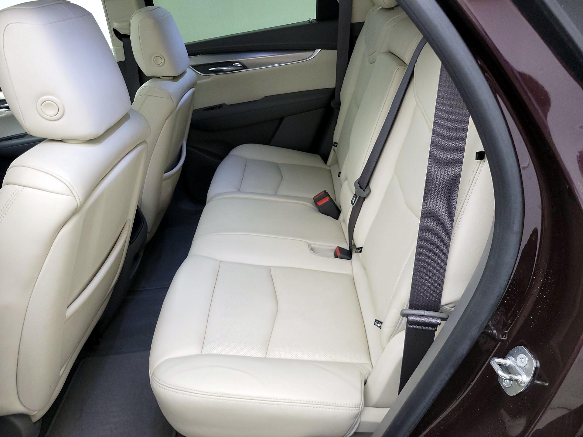 Thumbnail: 2018 Cadillac XT5 - 19
