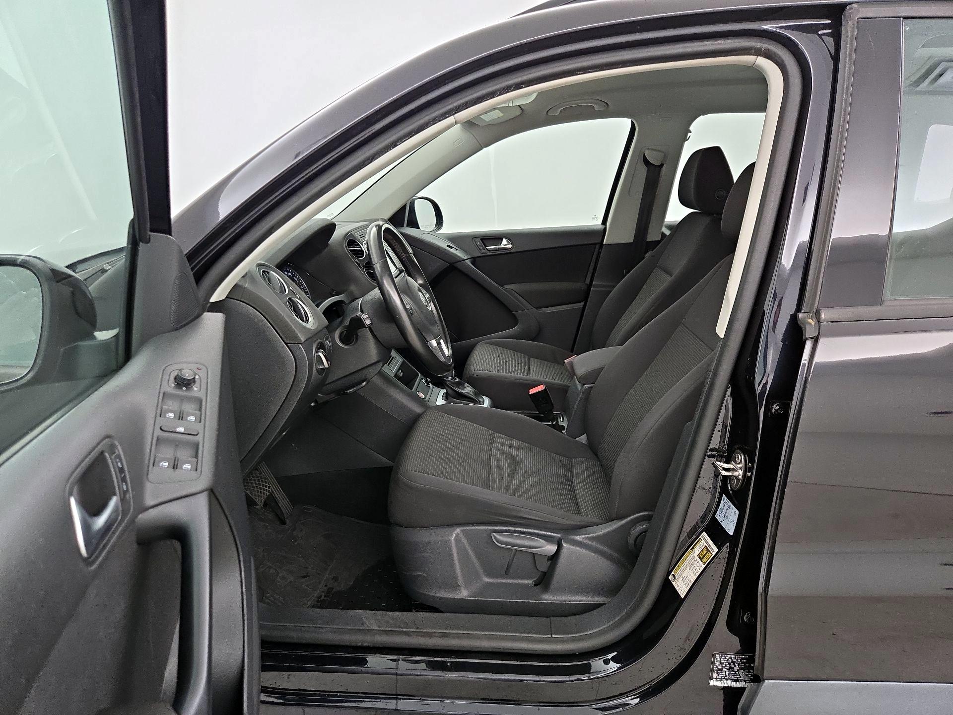 Thumbnail: 2017 Volkswagen Tiguan - 11