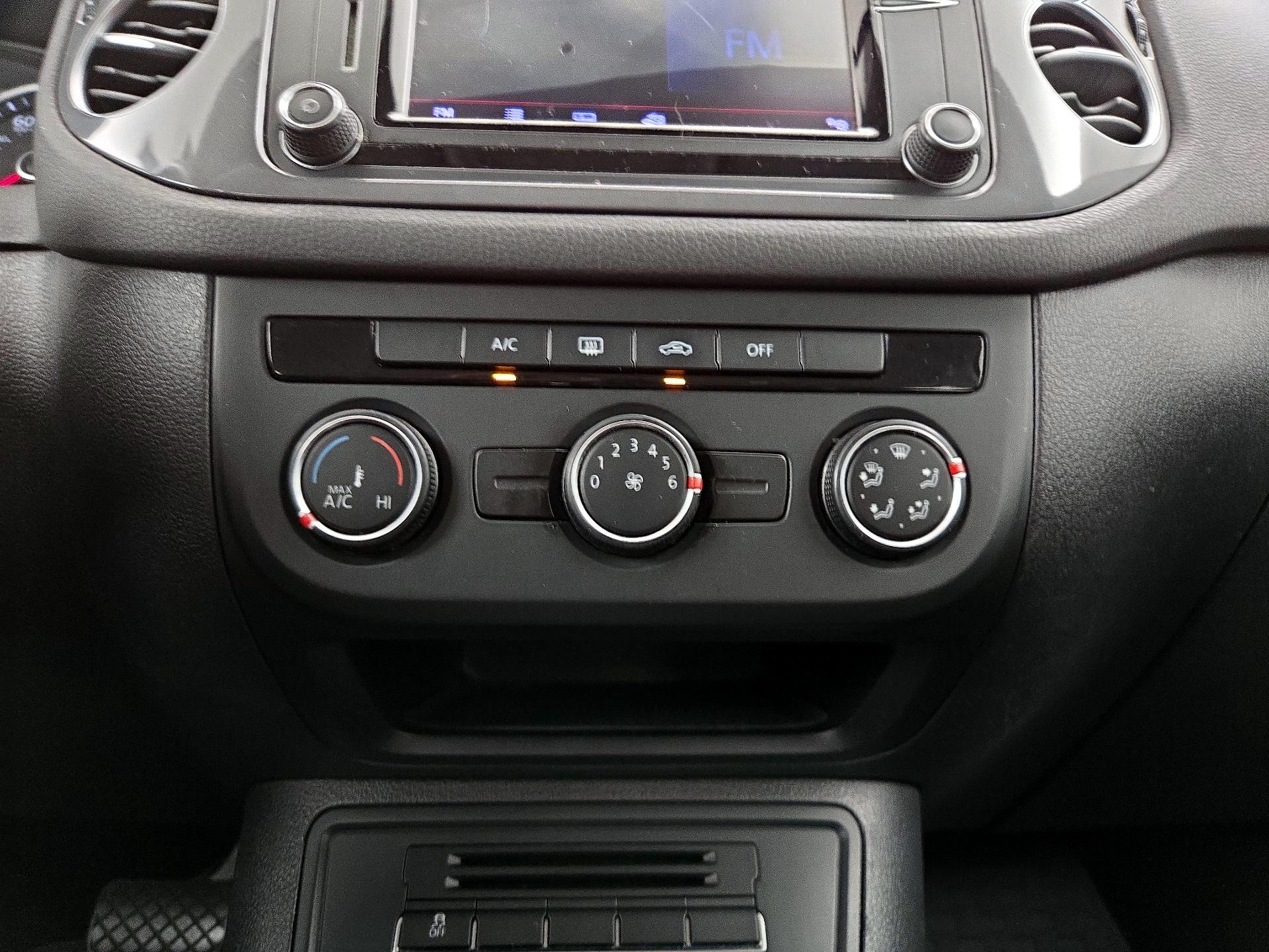 Thumbnail: 2017 Volkswagen Tiguan - 16