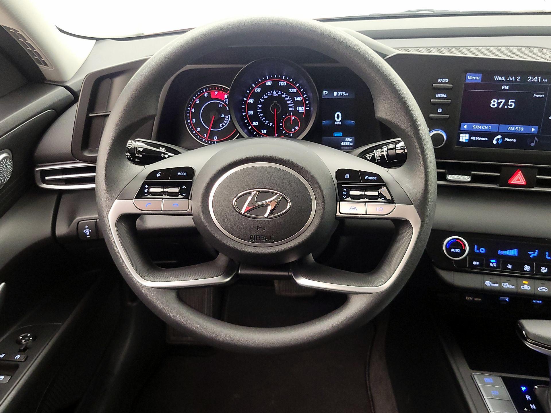 Thumbnail: 2023 Hyundai Elantra - 10