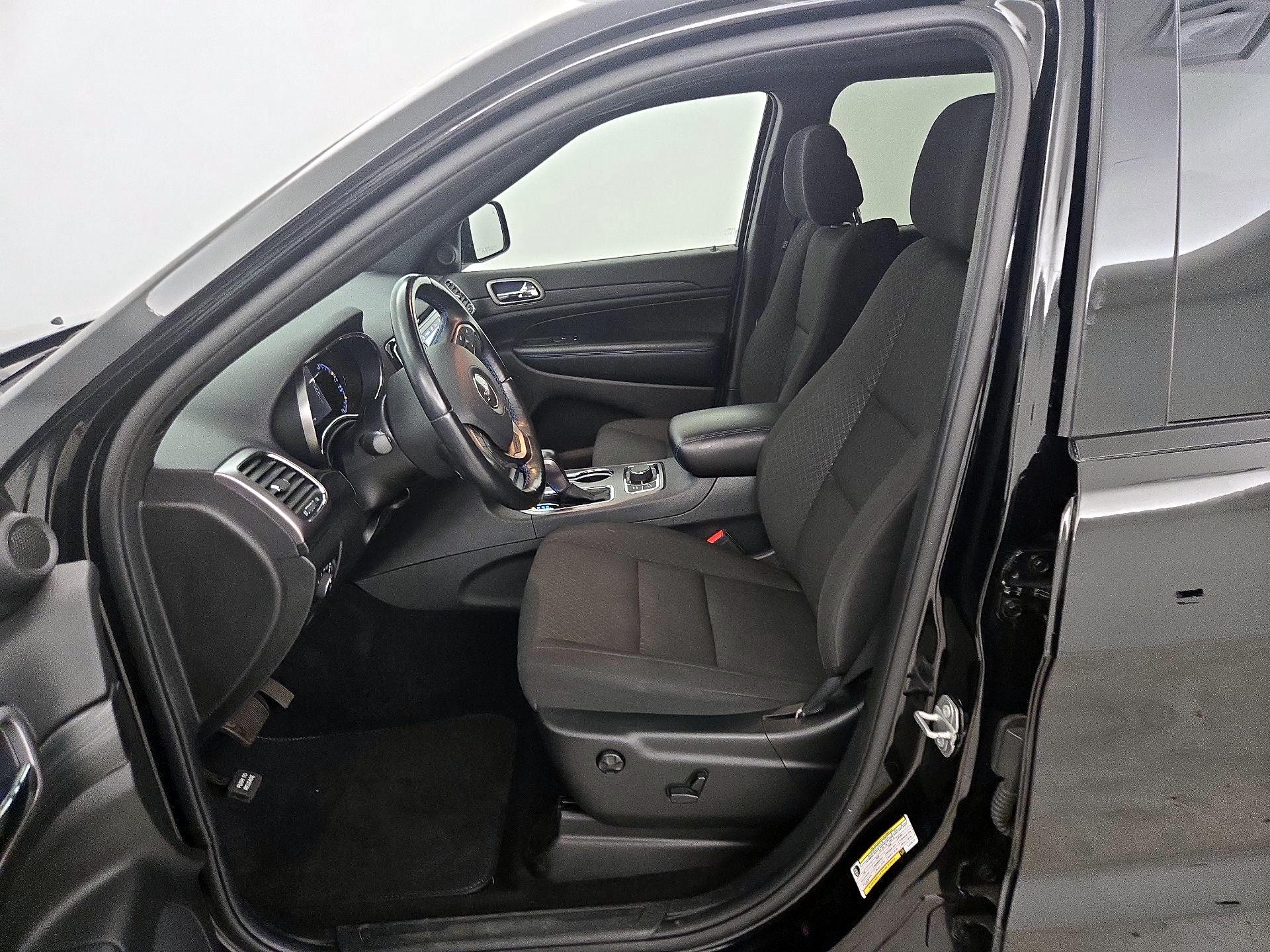 Thumbnail: 2020 Jeep Grand Cherokee - 11