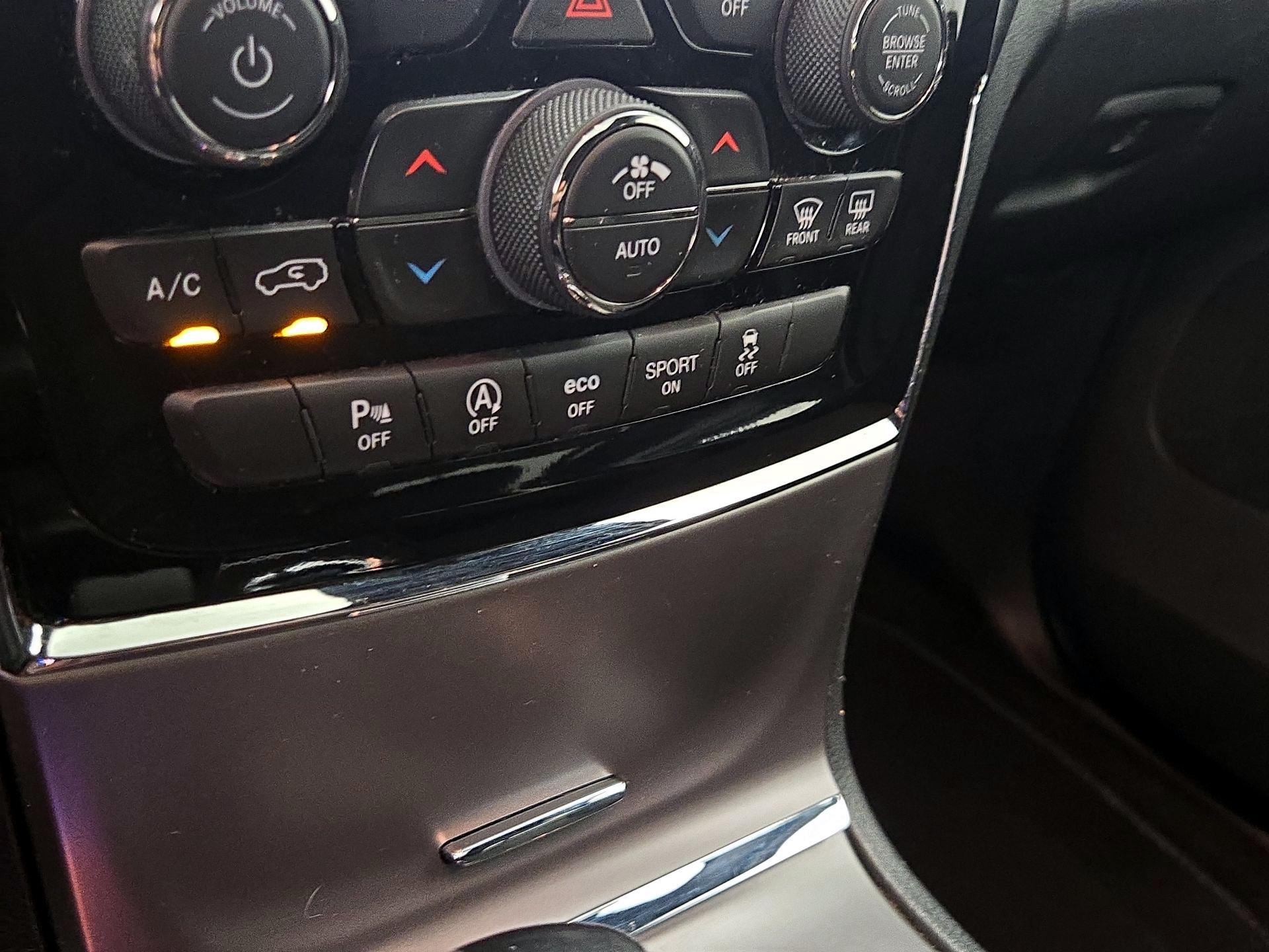 Thumbnail: 2020 Jeep Grand Cherokee - 17