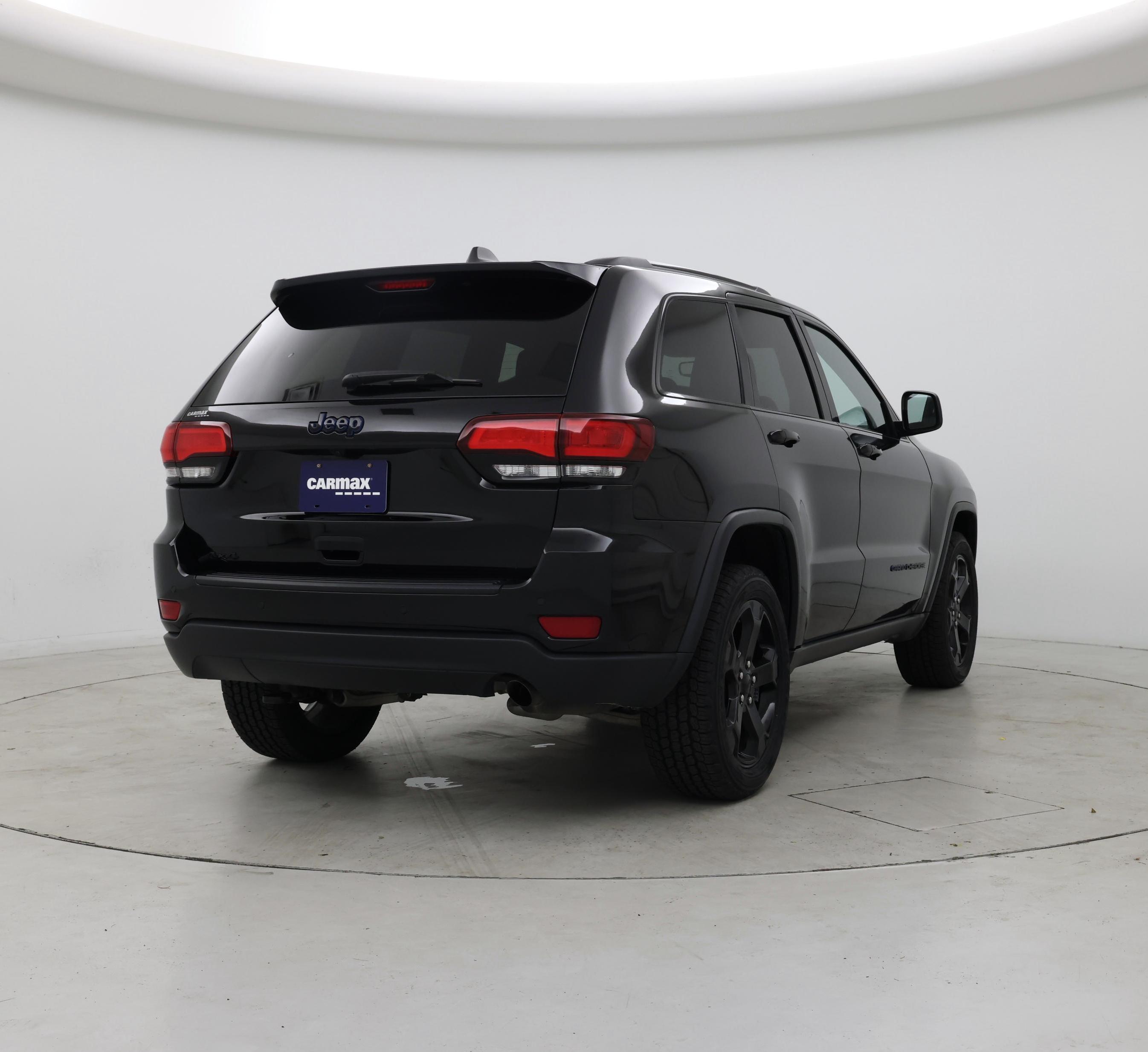 Thumbnail: 2020 Jeep Grand Cherokee - 8