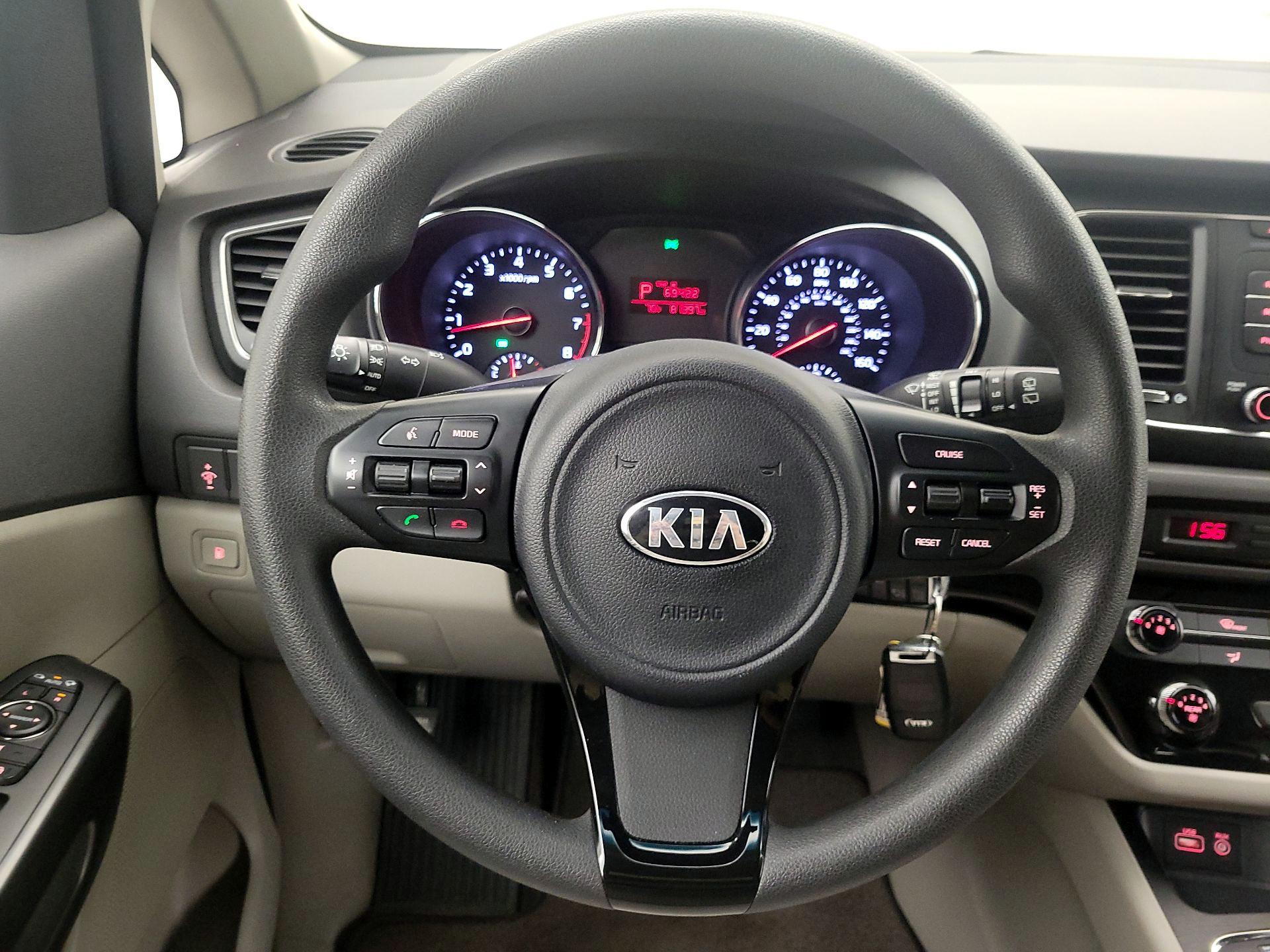 Thumbnail: 2017 Kia Sedona - 10