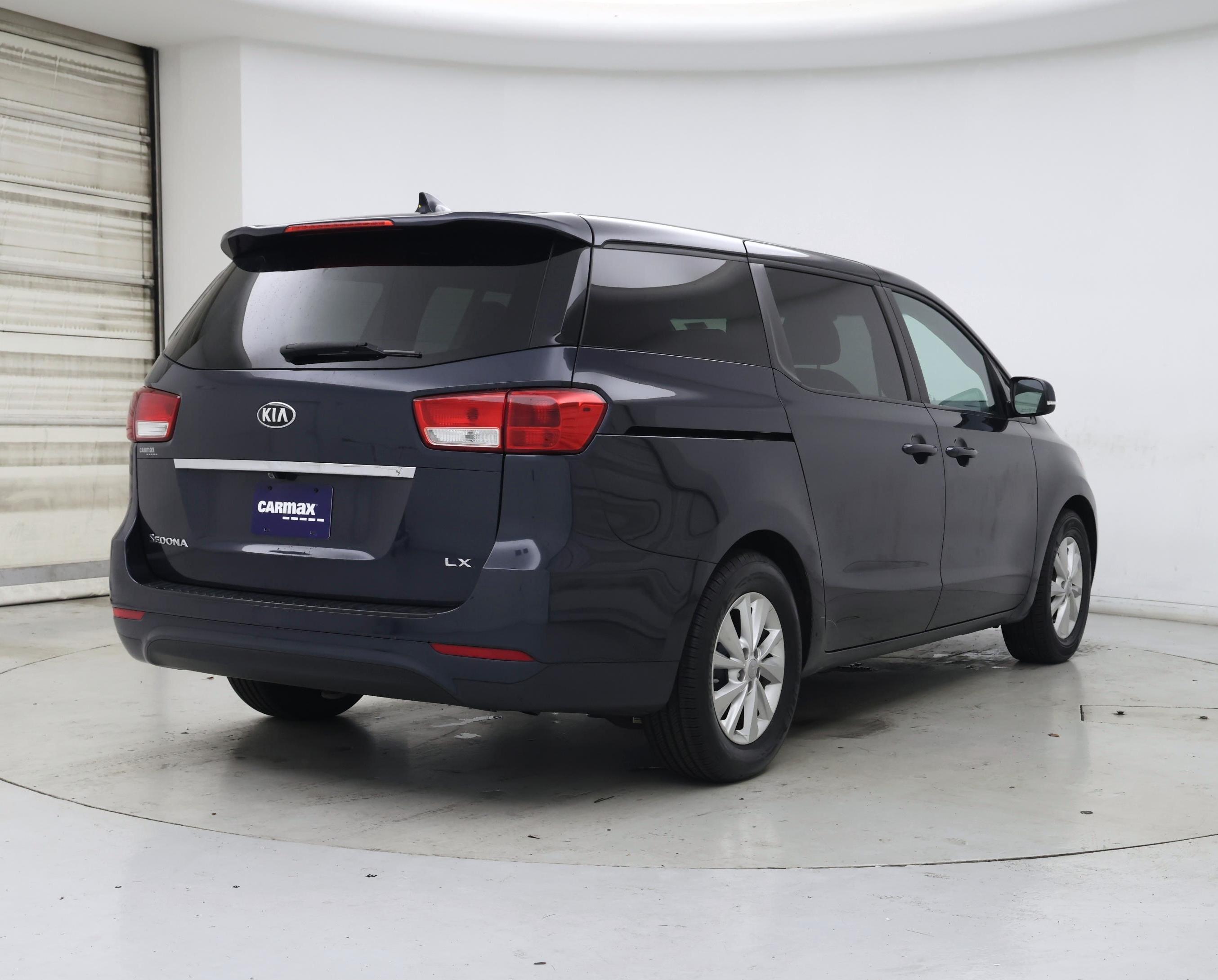 Thumbnail: 2017 Kia Sedona - 8
