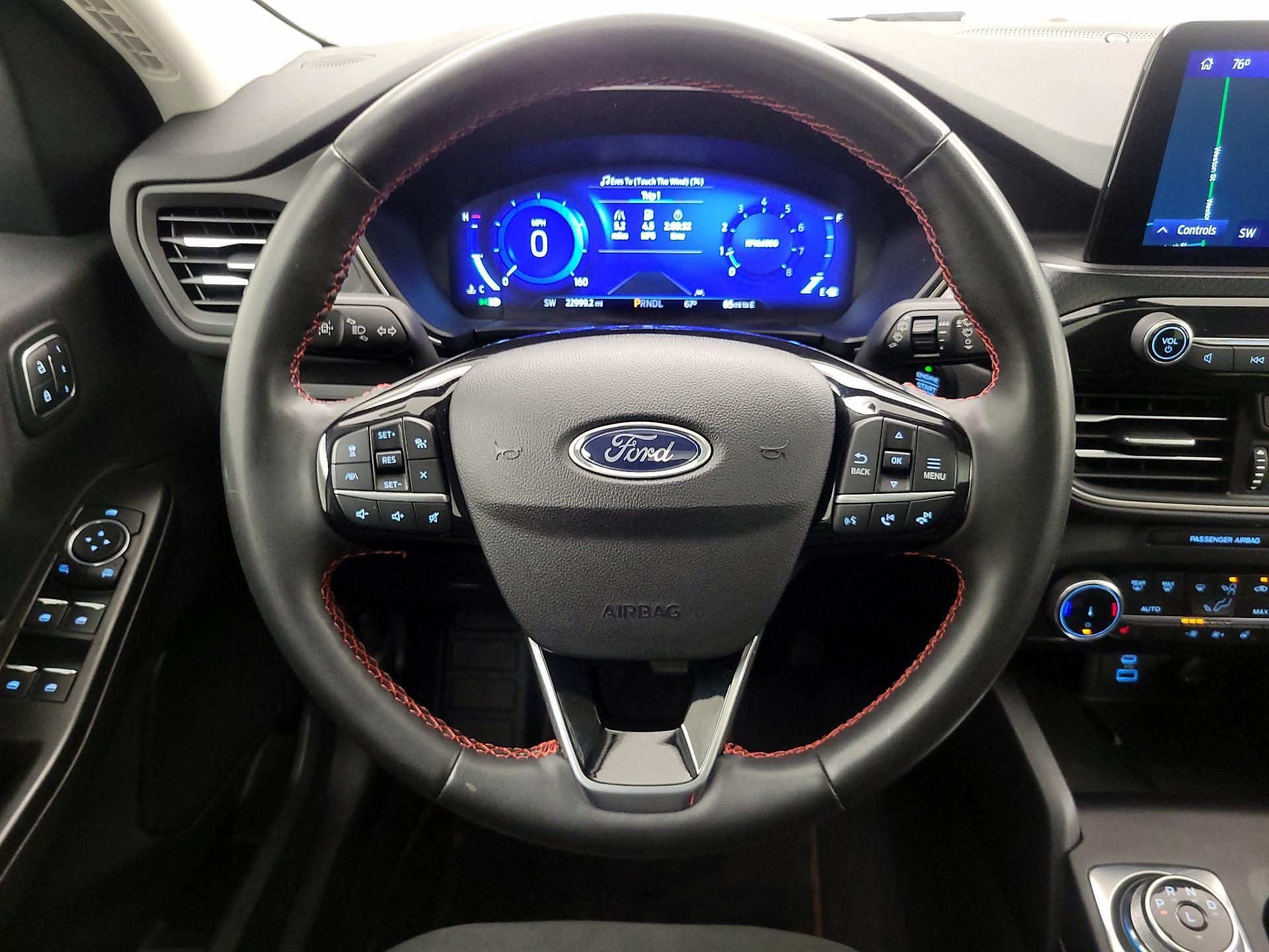Thumbnail: 2022 Ford Escape - 10