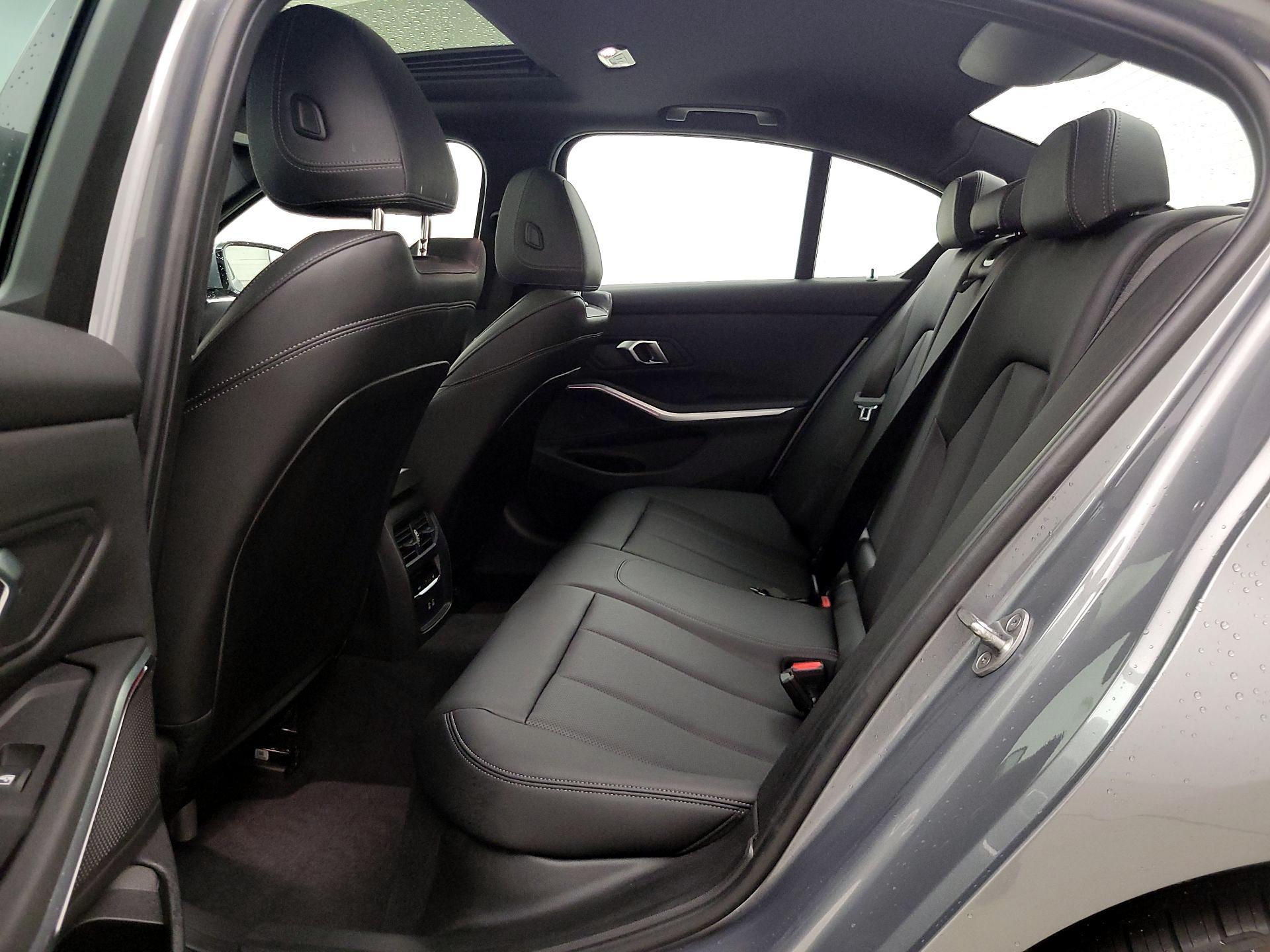 Thumbnail: 2024 BMW 3 Series - 9