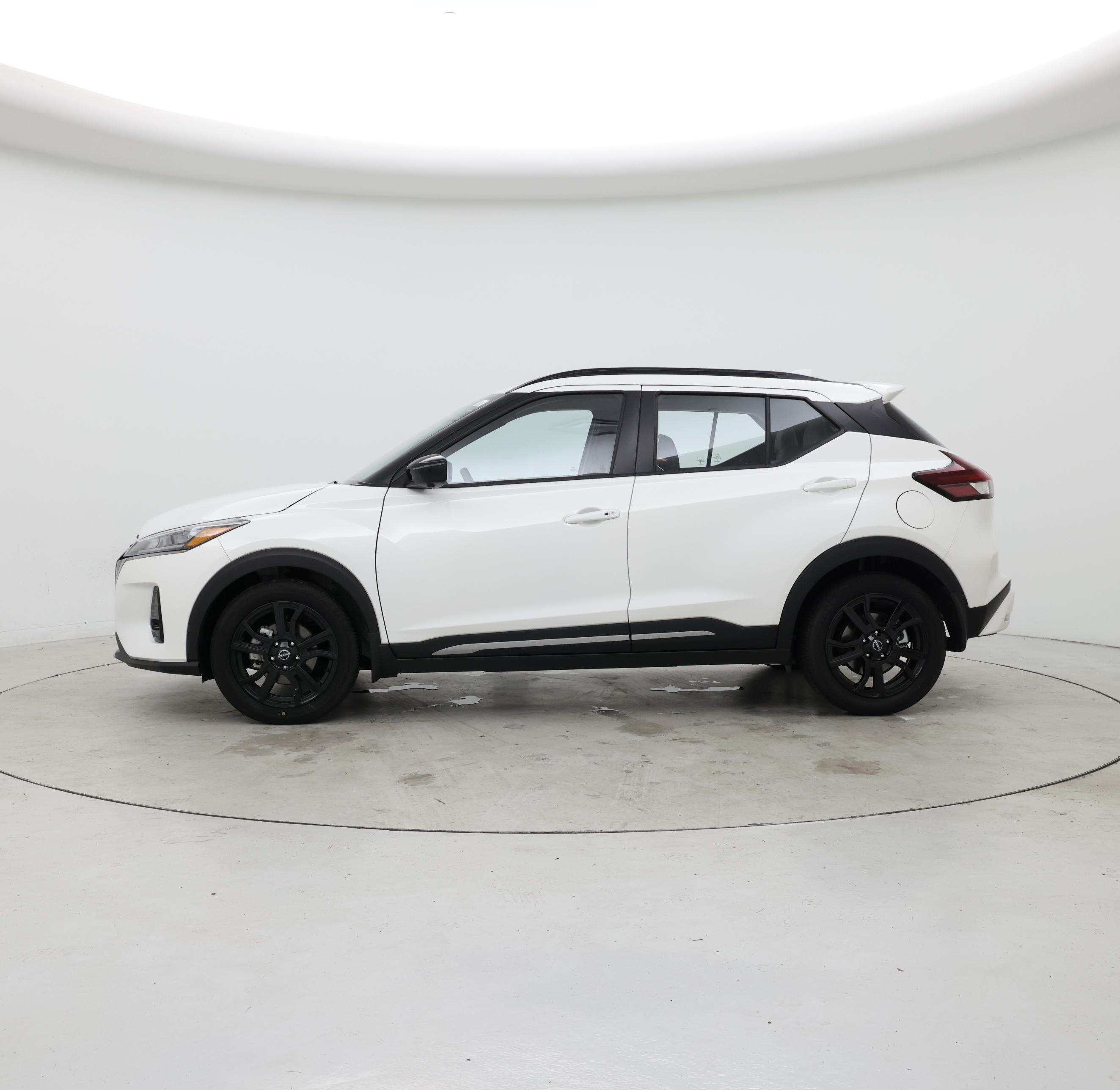 Thumbnail: 2024 Nissan Kicks - 3