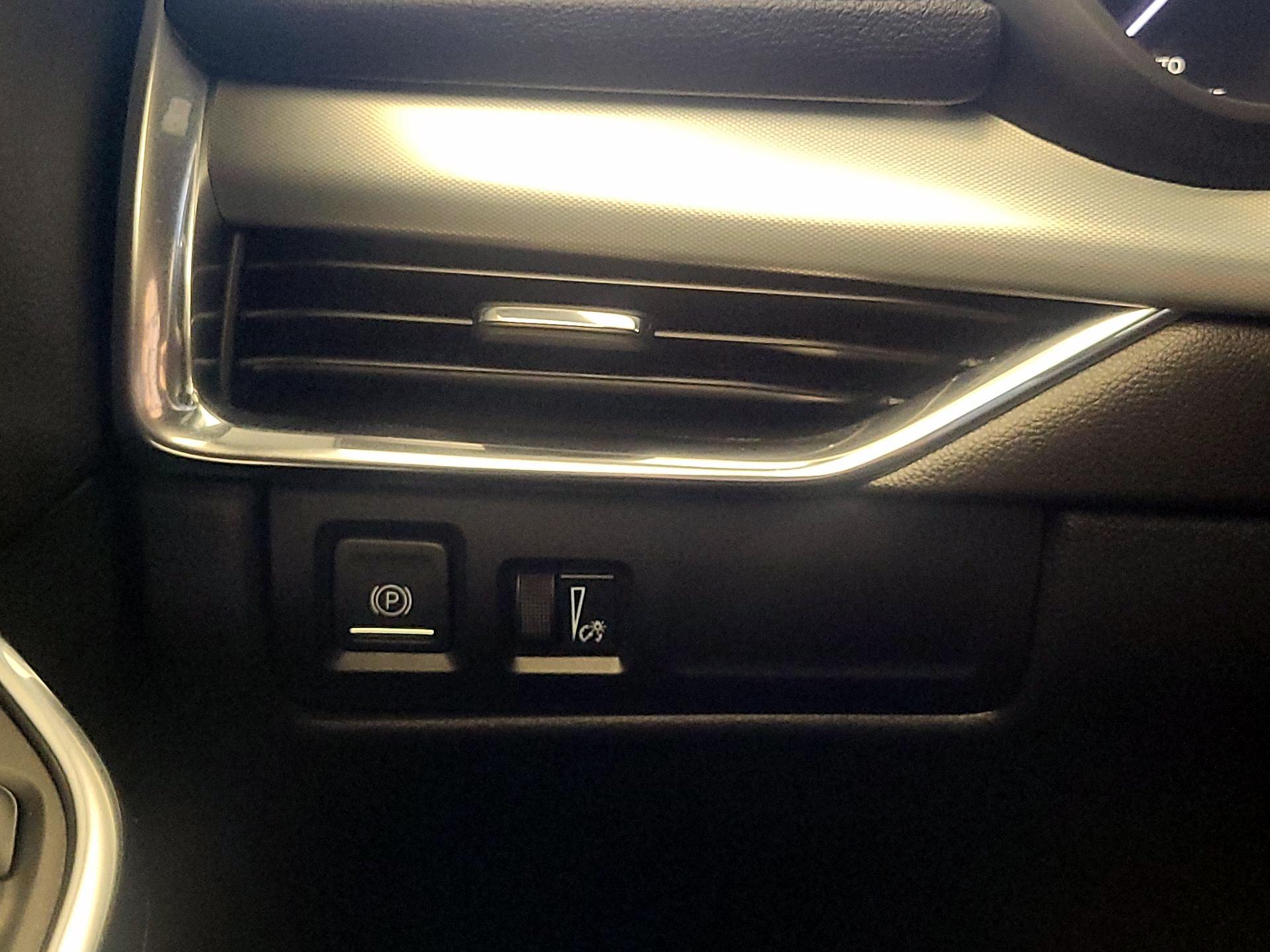 Thumbnail: 2019 Cadillac XT4 - 13
