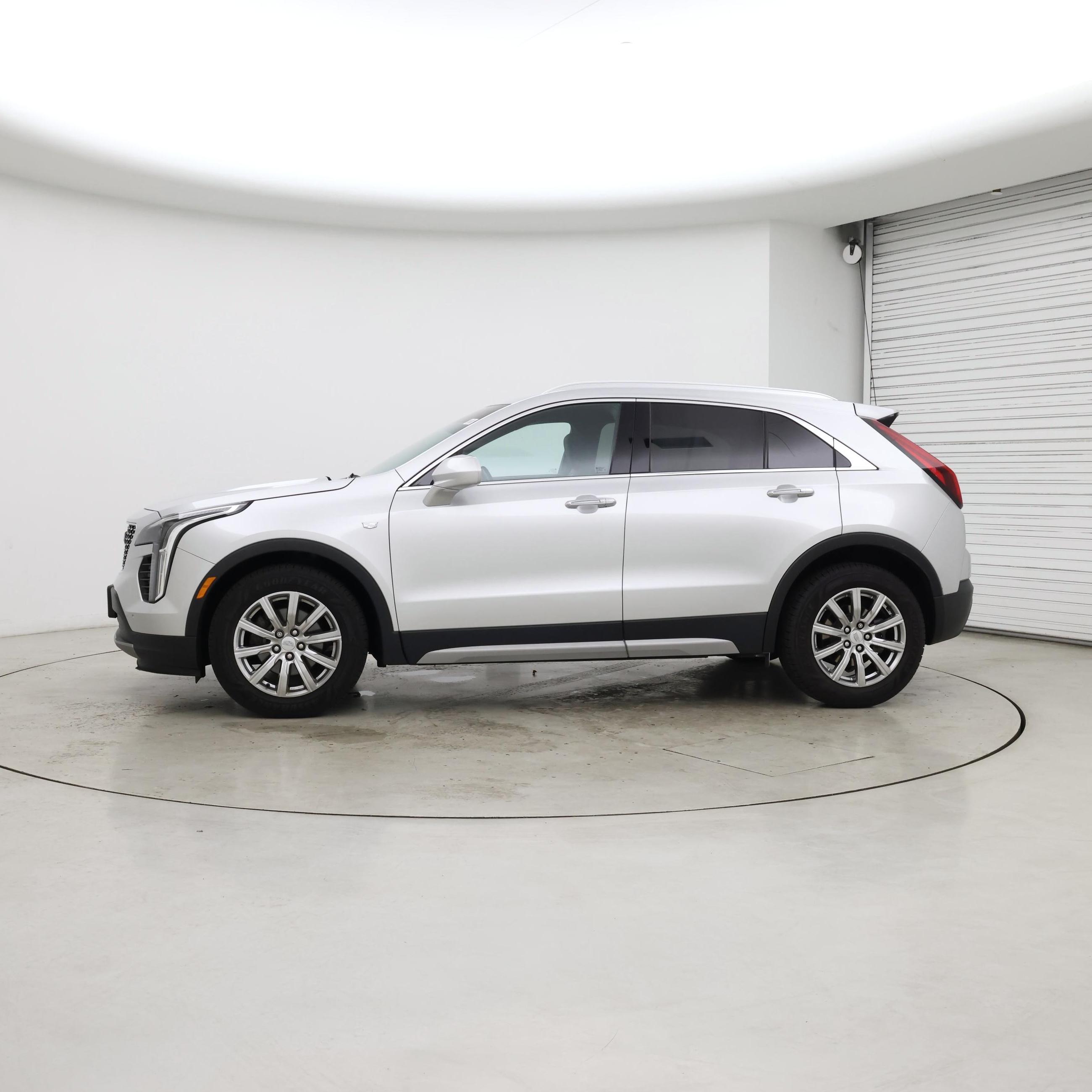 Thumbnail: 2019 Cadillac XT4 - 3