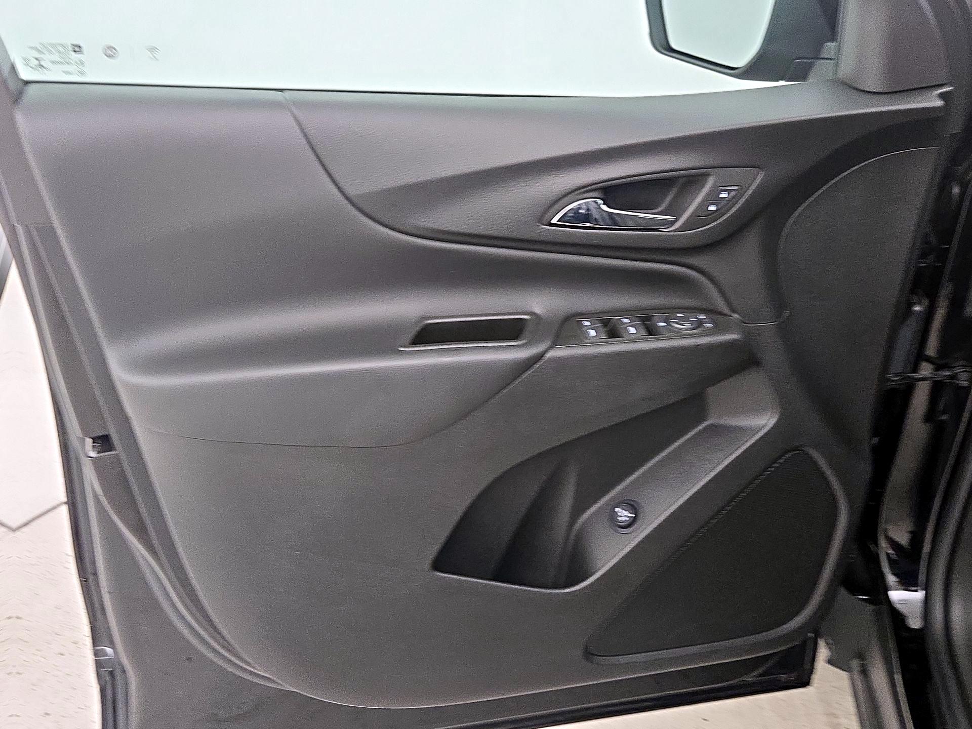 Thumbnail: 2022 Chevrolet Equinox - 12