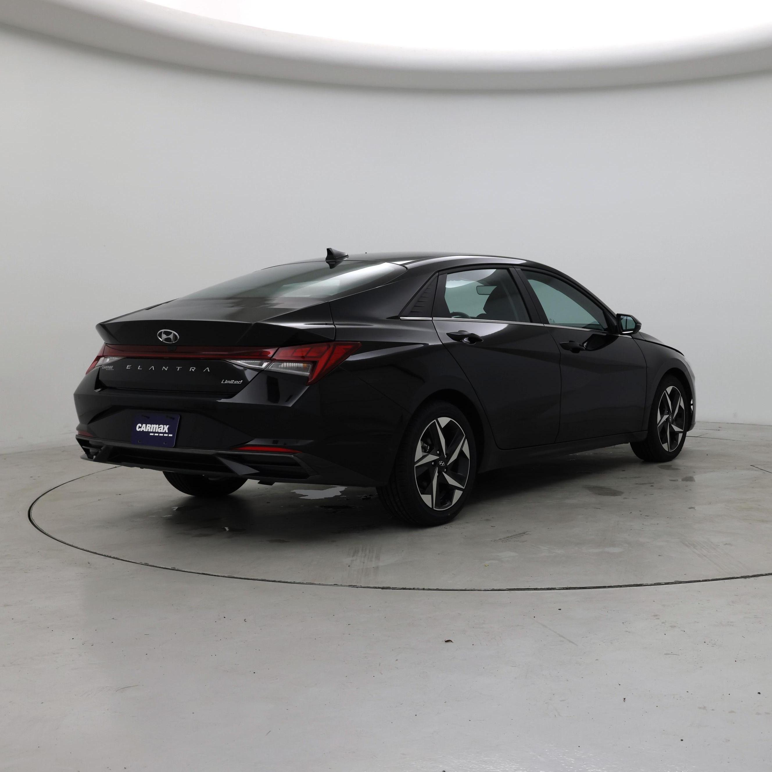 Thumbnail: 2023 Hyundai Elantra - 8