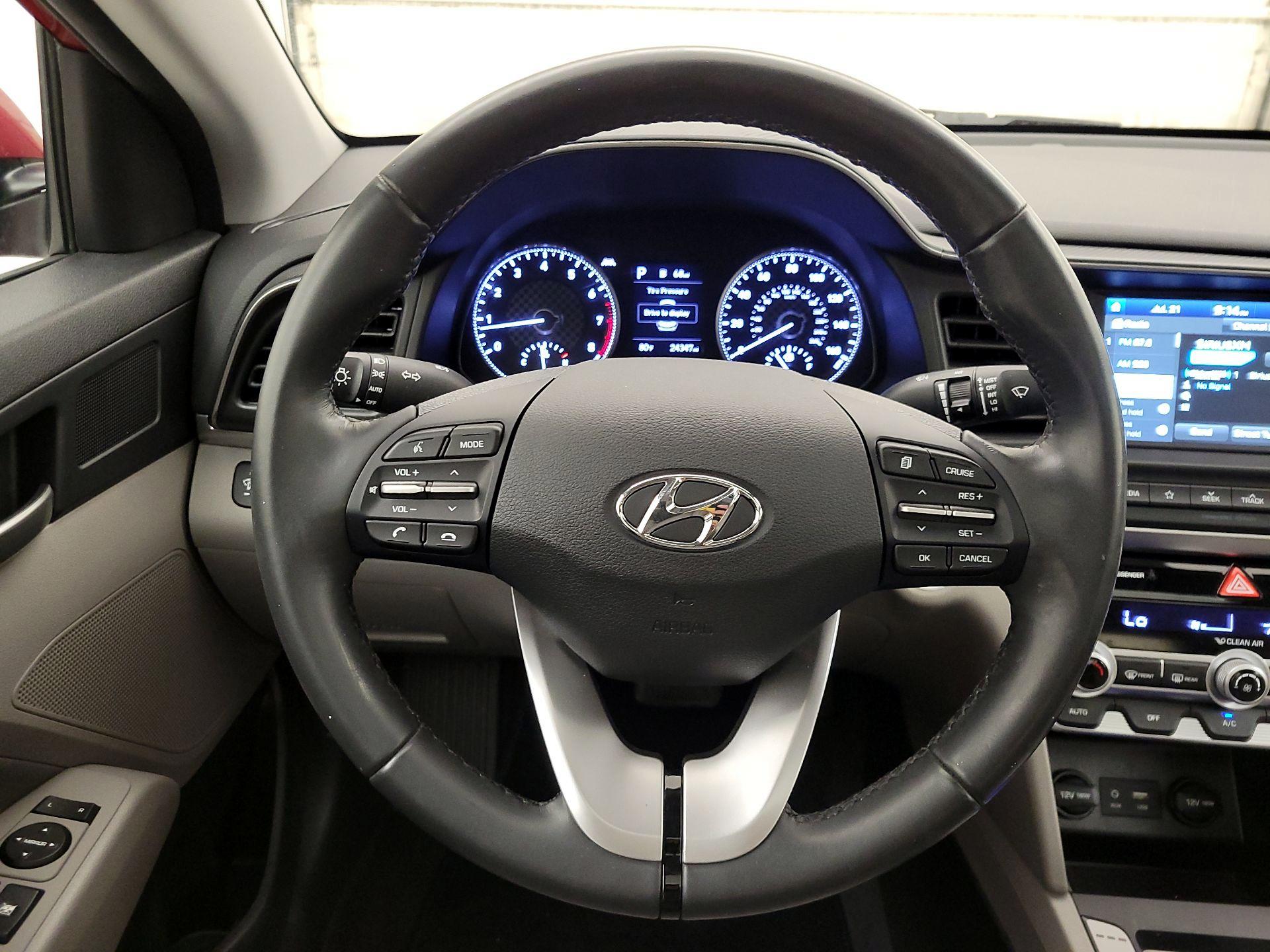 Thumbnail: 2020 Hyundai Elantra - 10