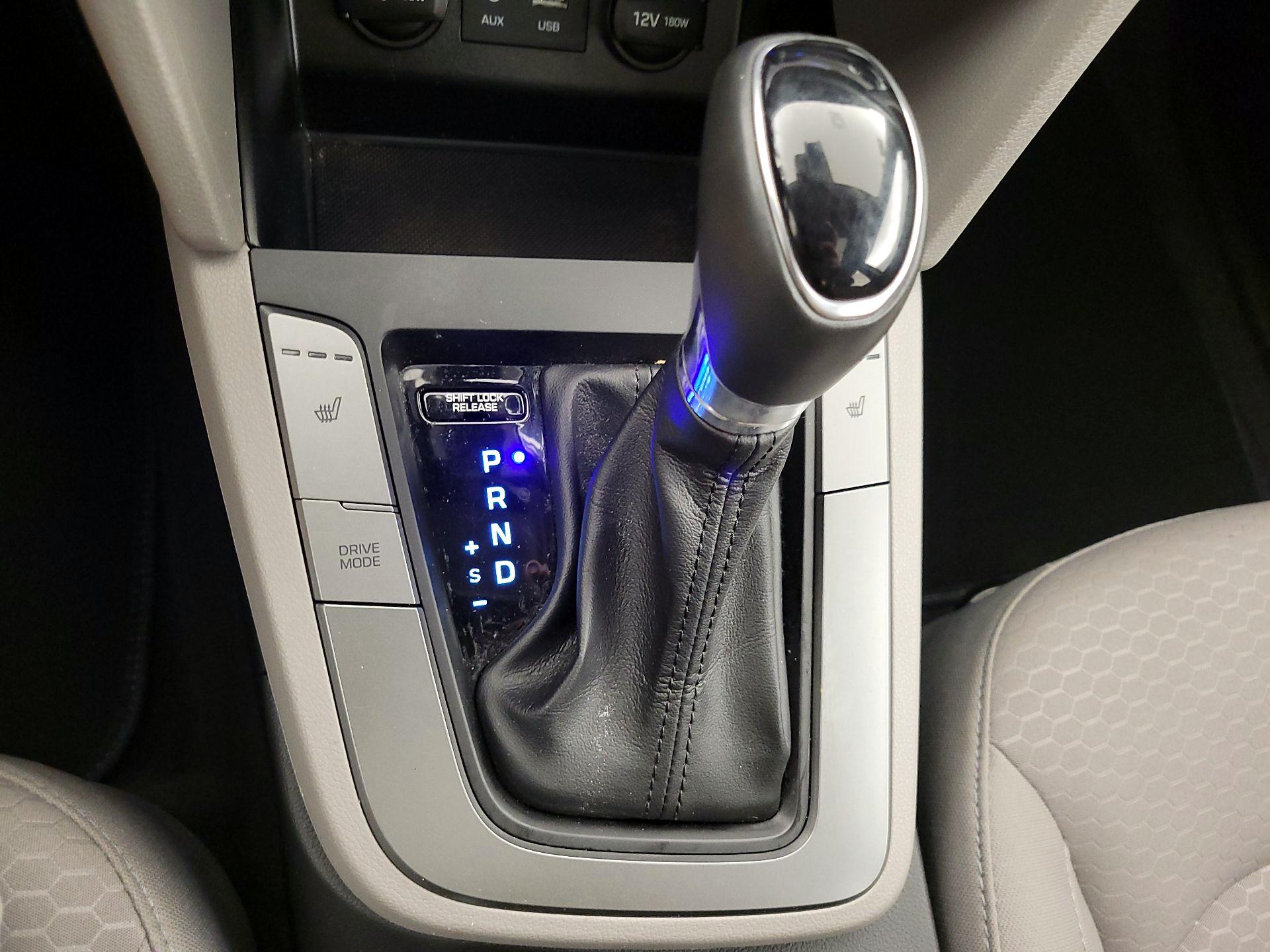 Thumbnail: 2020 Hyundai Elantra - 17