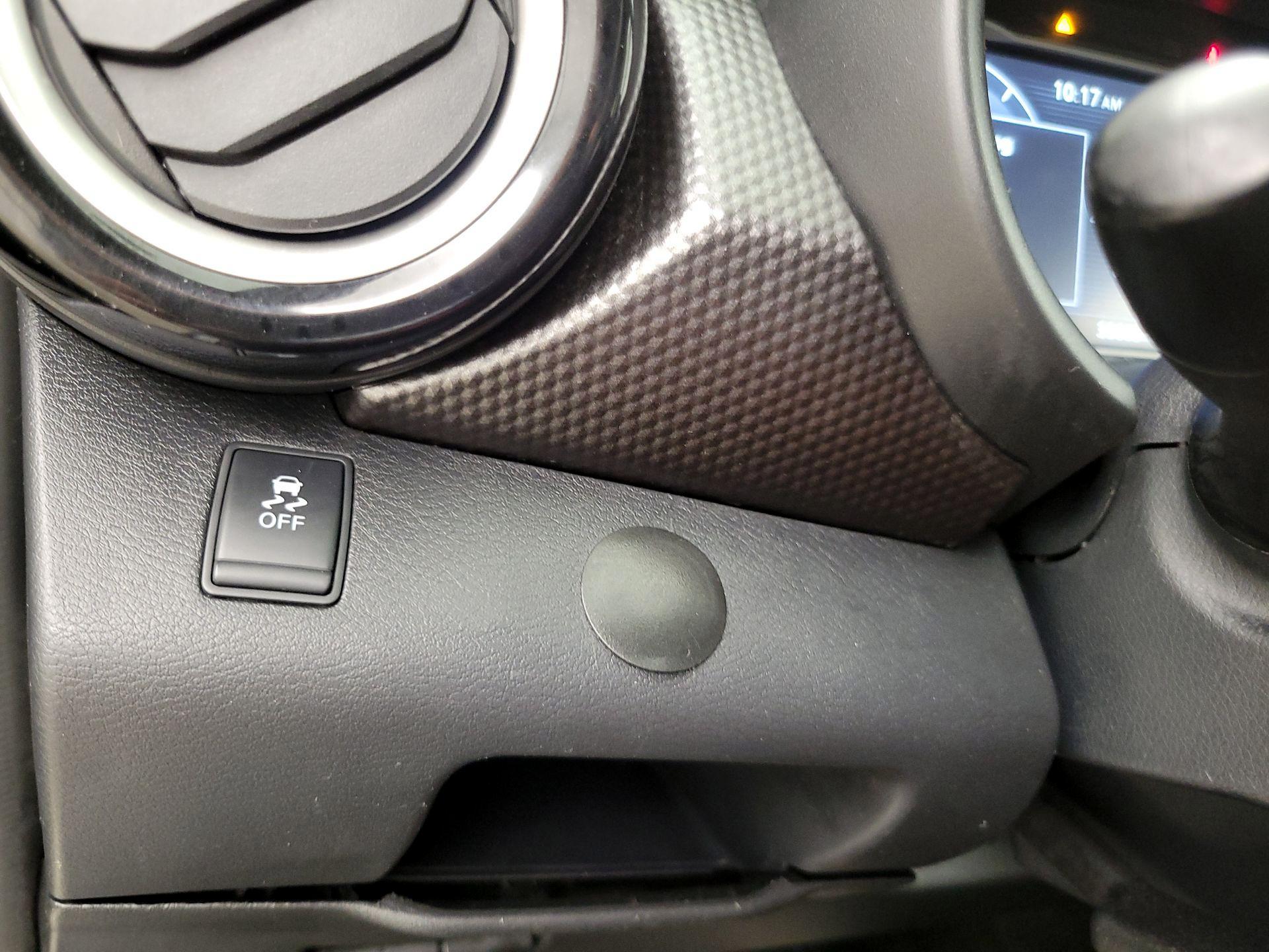 Thumbnail: 2019 Nissan Kicks - 13