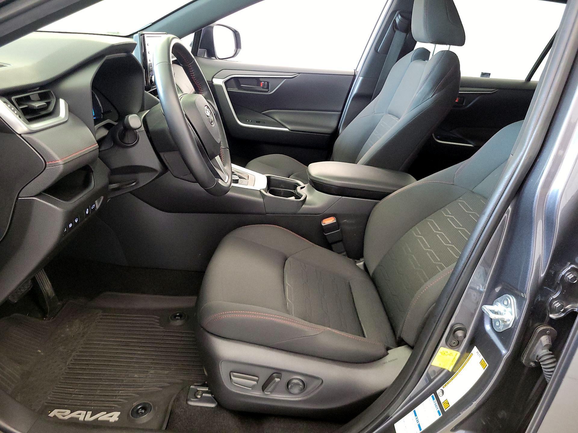 Thumbnail: 2021 Toyota RAV4 - 11