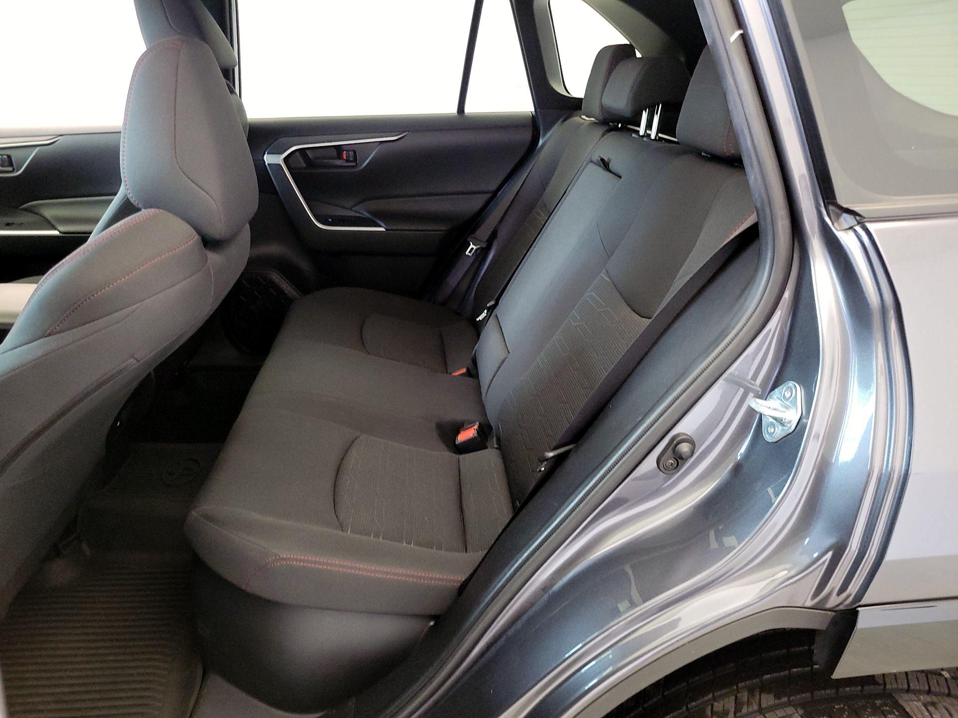 Thumbnail: 2021 Toyota RAV4 - 20