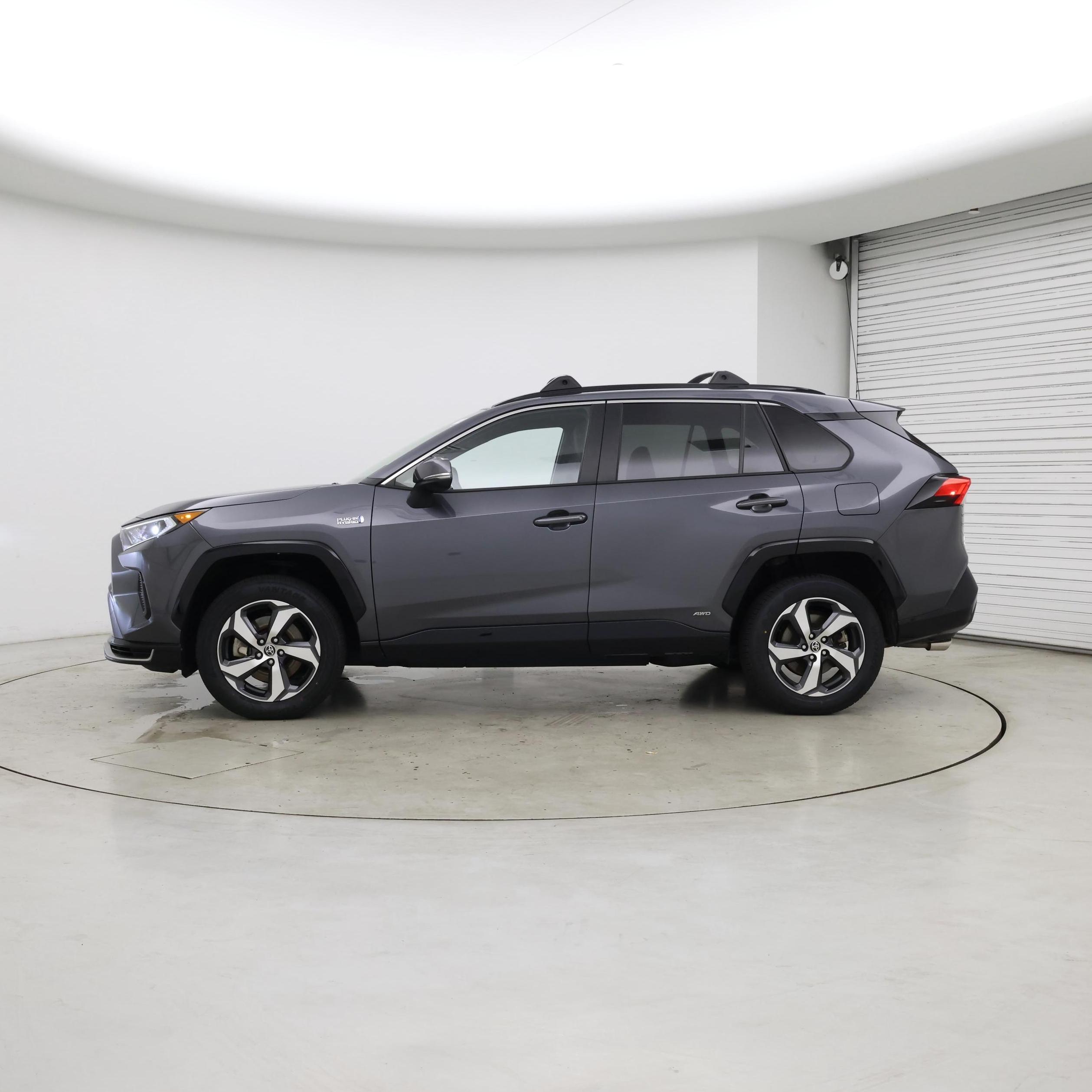 Thumbnail: 2021 Toyota RAV4 - 3