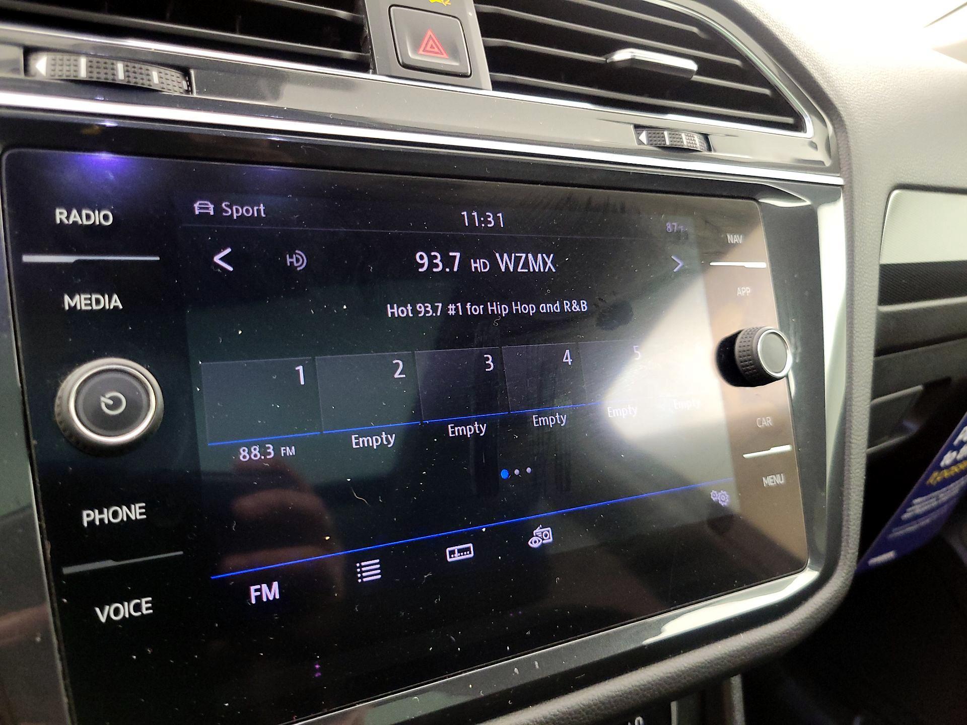 Thumbnail: 2019 Volkswagen Tiguan - 16