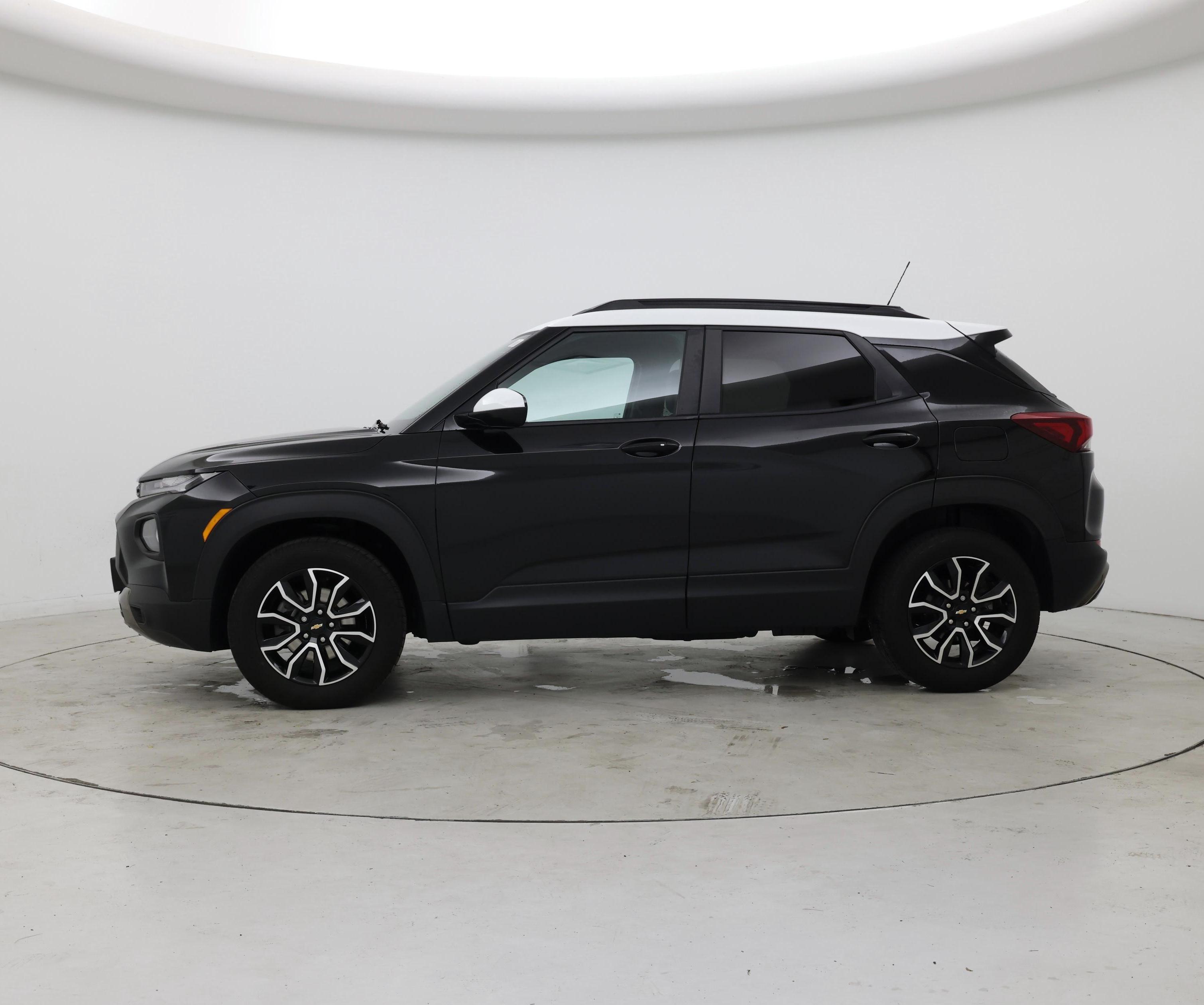 Thumbnail: 2023 Chevrolet TrailBlazer - 3