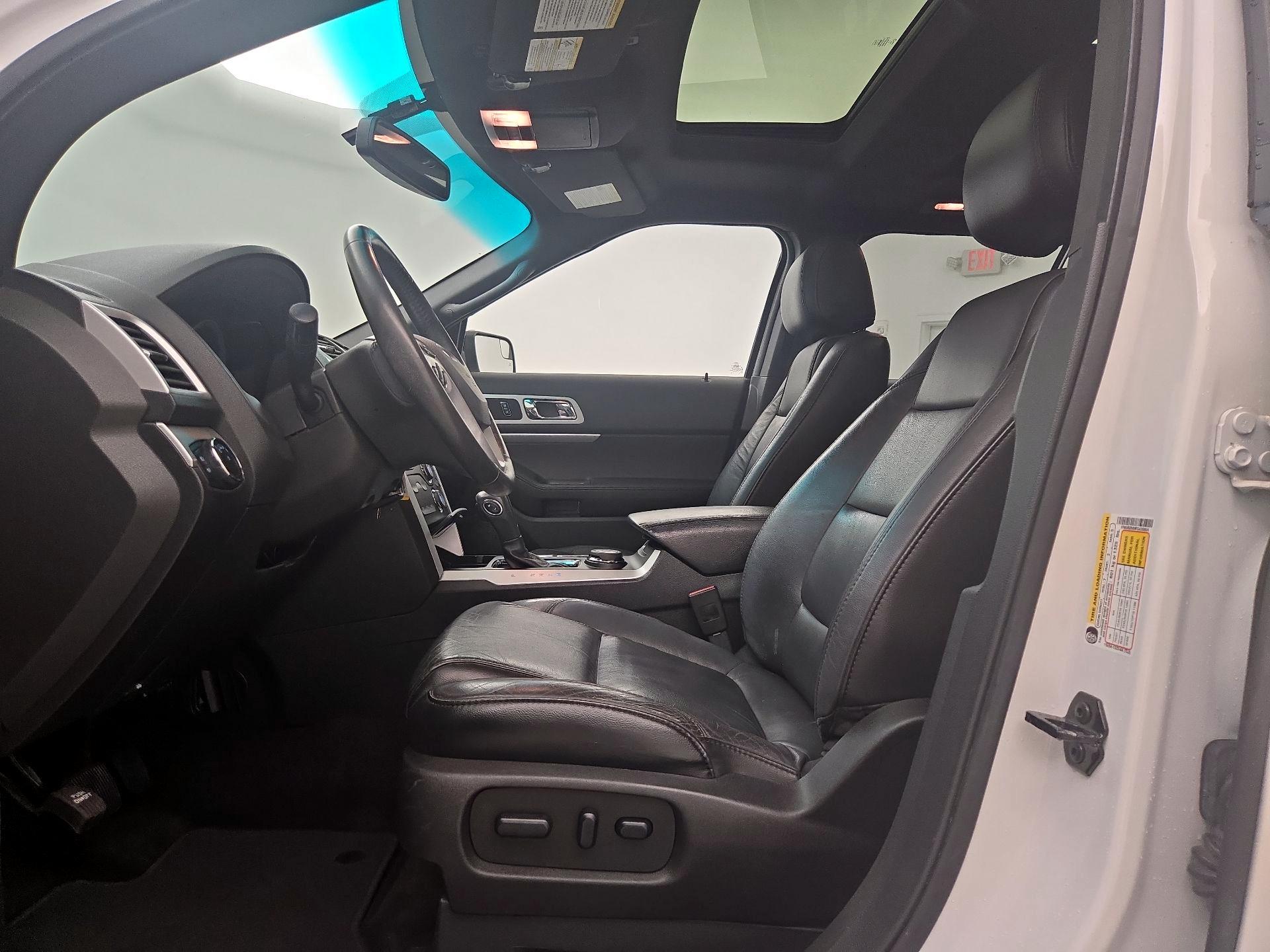 Thumbnail: 2015 Ford Explorer - 11