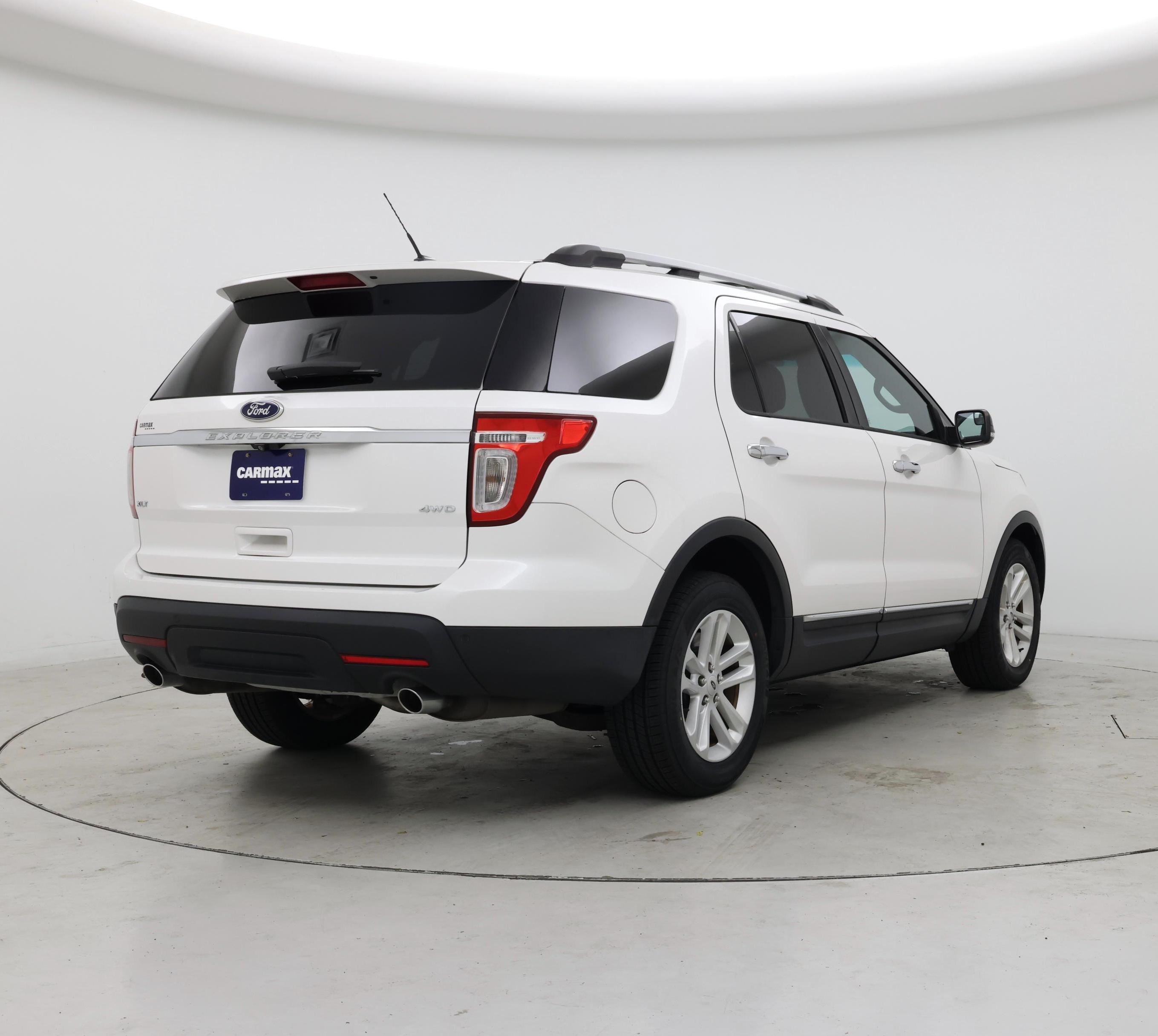 Thumbnail: 2015 Ford Explorer - 8