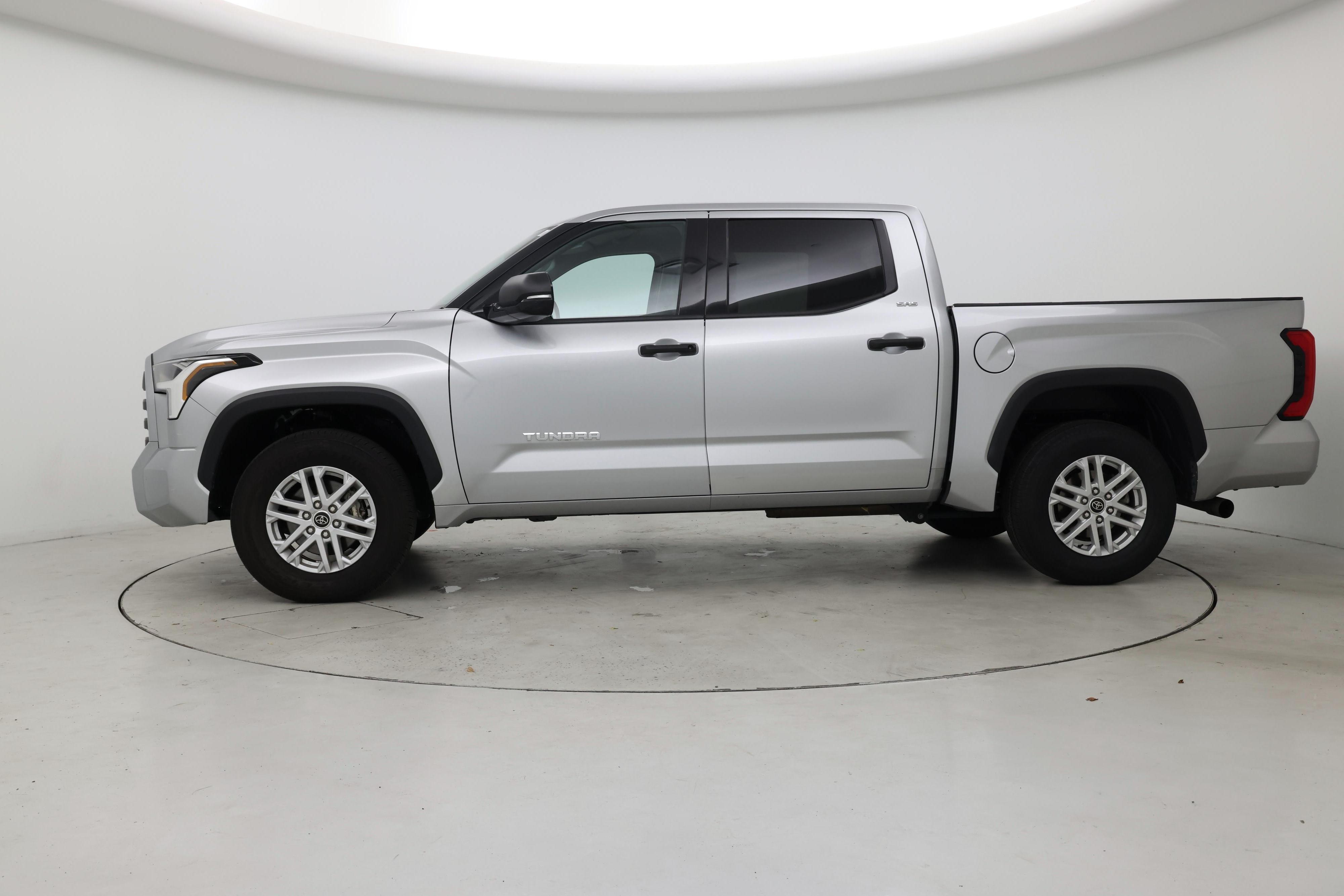 Thumbnail: 2022 Toyota Tundra - 3