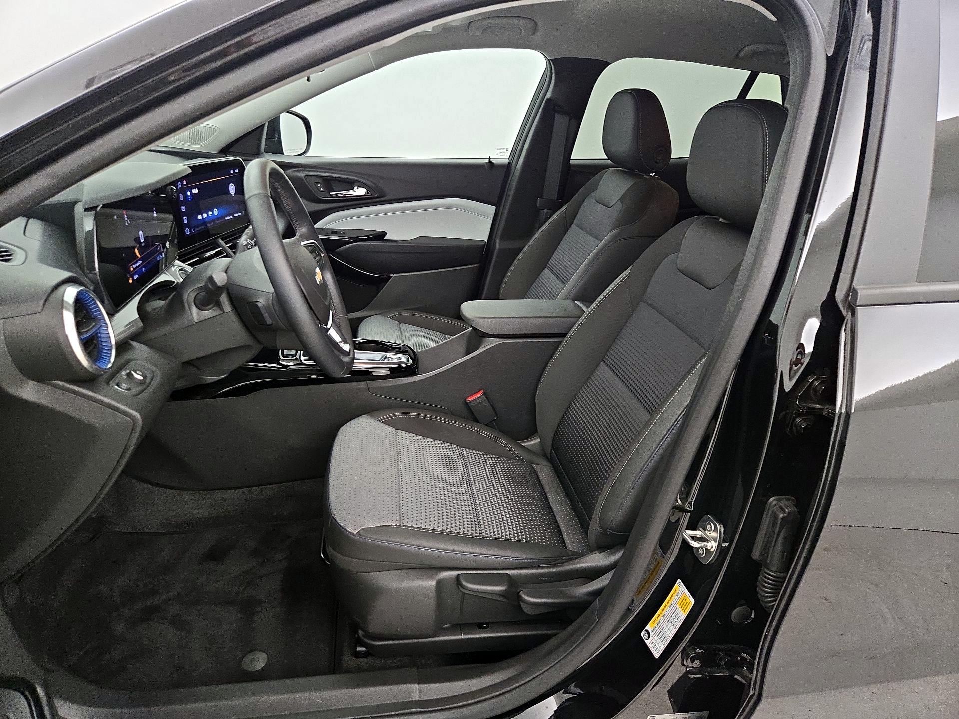 Thumbnail: 2024 Chevrolet Trax - 11