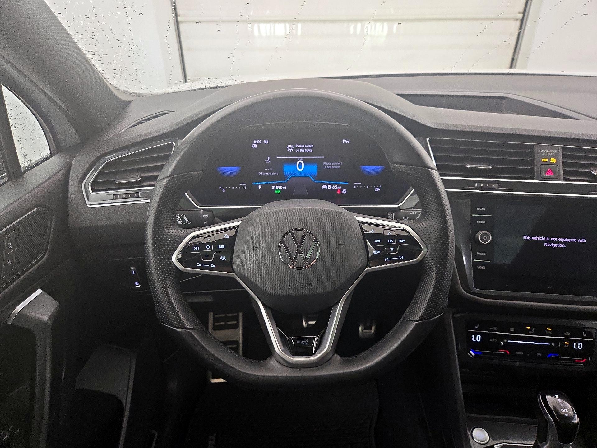 Thumbnail: 2023 Volkswagen Tiguan - 10