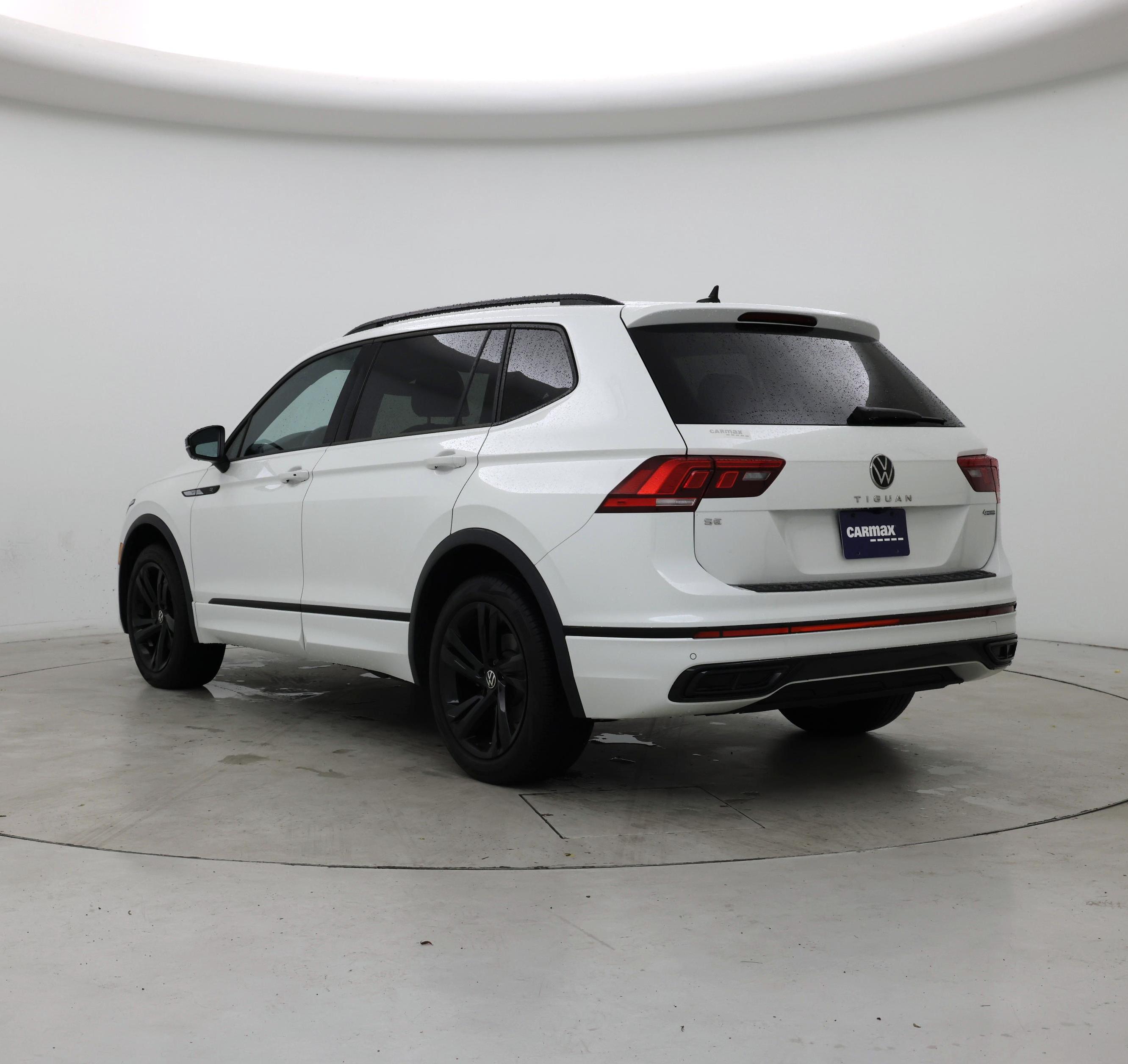 Thumbnail: 2023 Volkswagen Tiguan - 2