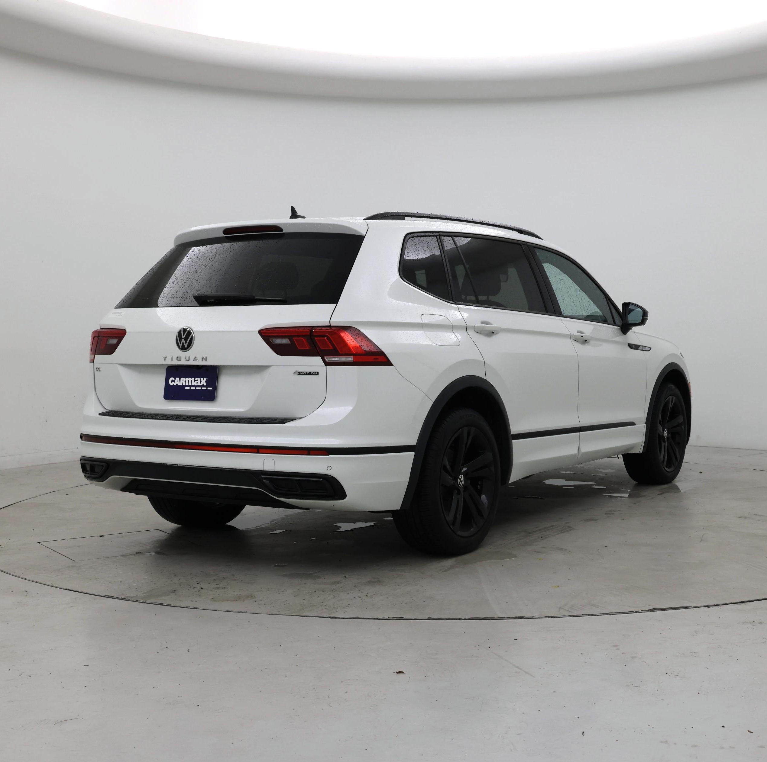 Thumbnail: 2023 Volkswagen Tiguan - 8