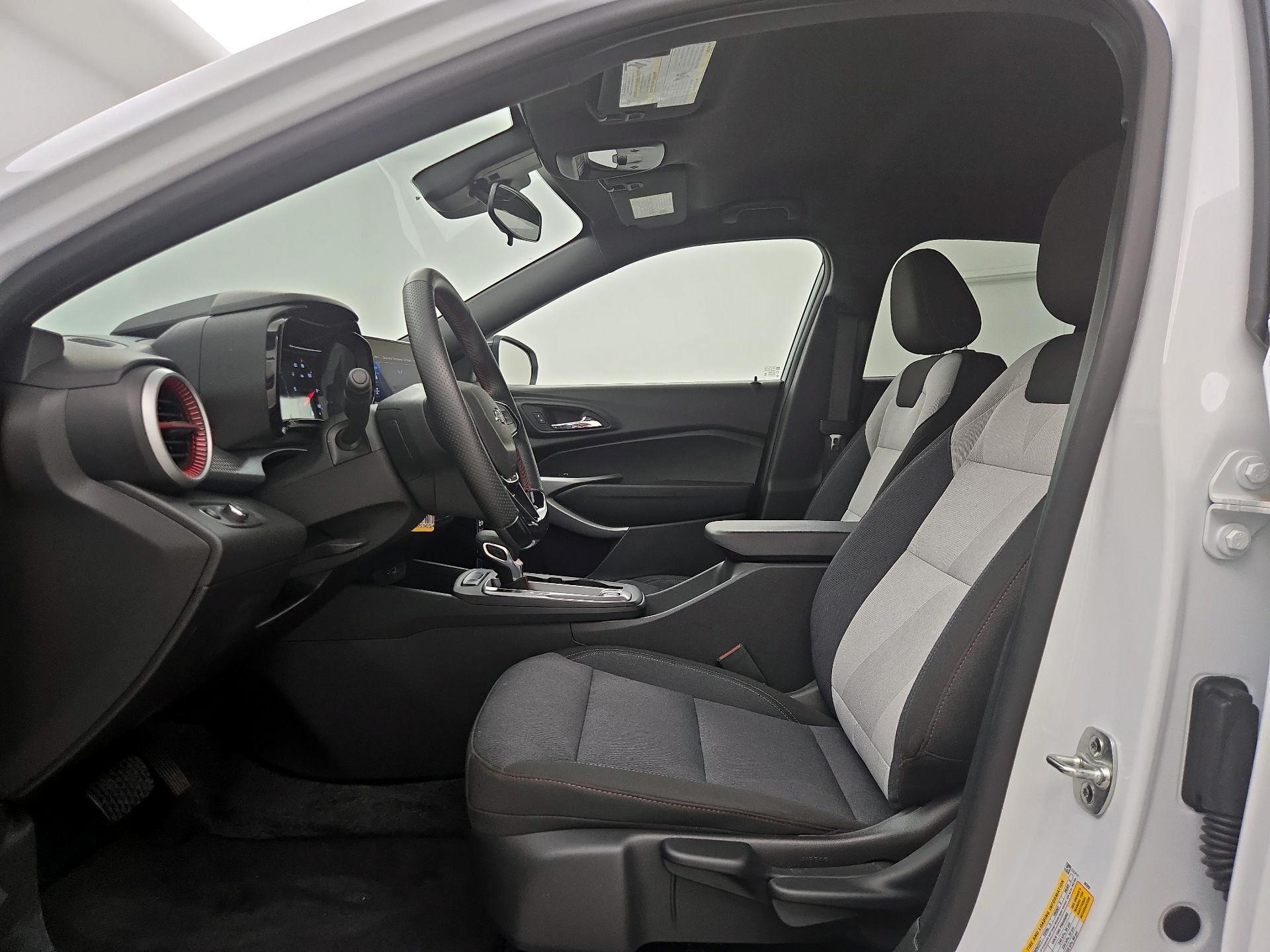 Thumbnail: 2024 Chevrolet Trax - 11