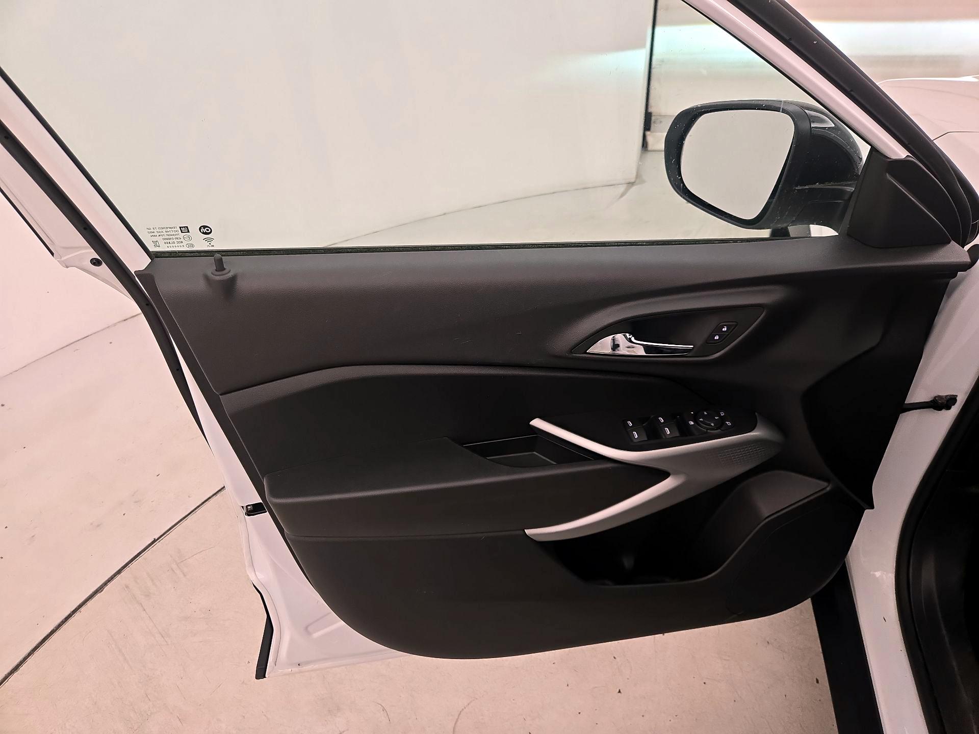 Thumbnail: 2024 Chevrolet Trax - 12