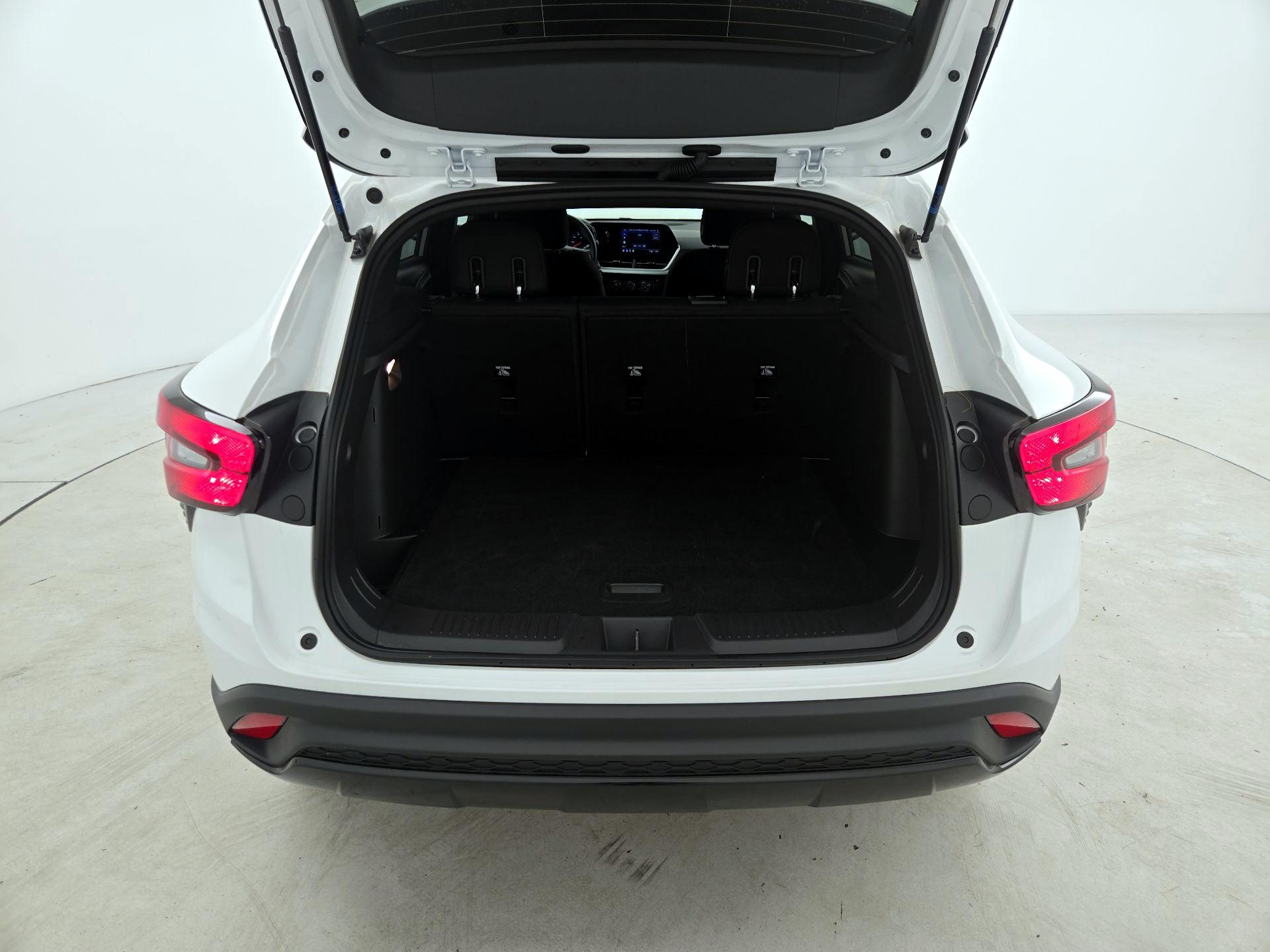 Thumbnail: 2024 Chevrolet Trax - 20
