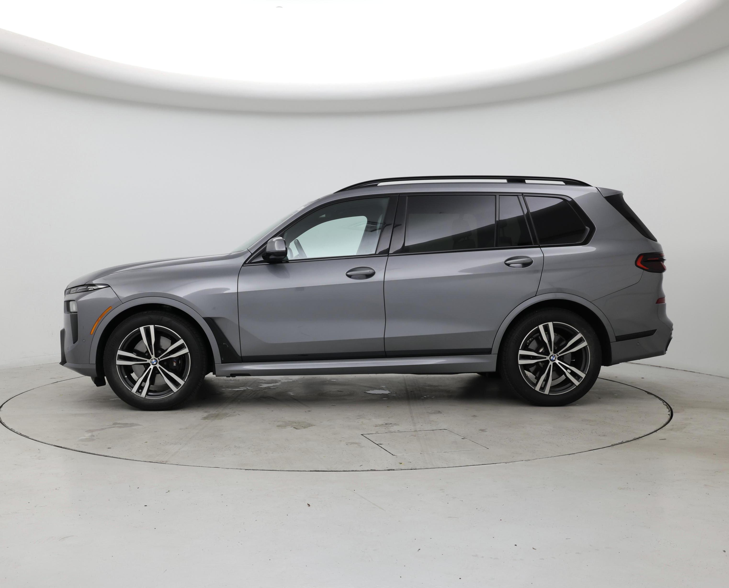 Thumbnail: 2023 BMW X7 - 3