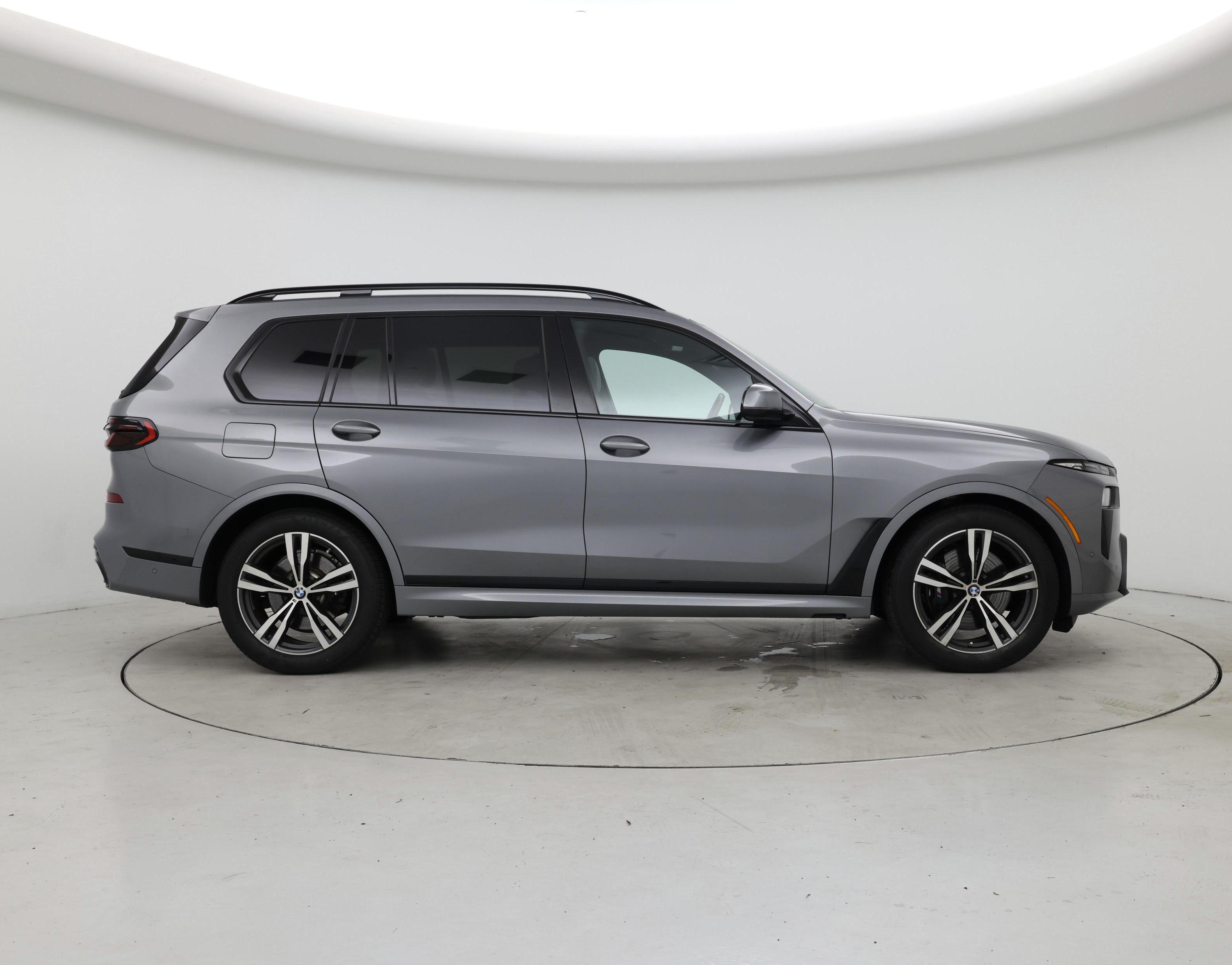 Thumbnail: 2023 BMW X7 - 7