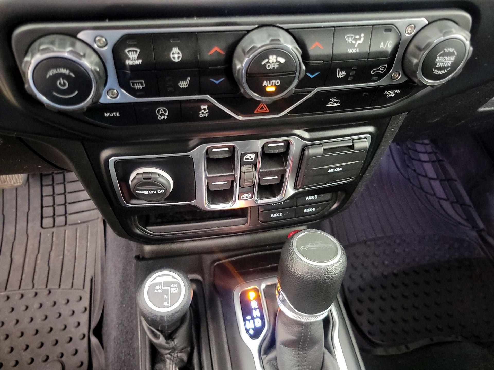Thumbnail: 2022 Jeep Gladiator - 17