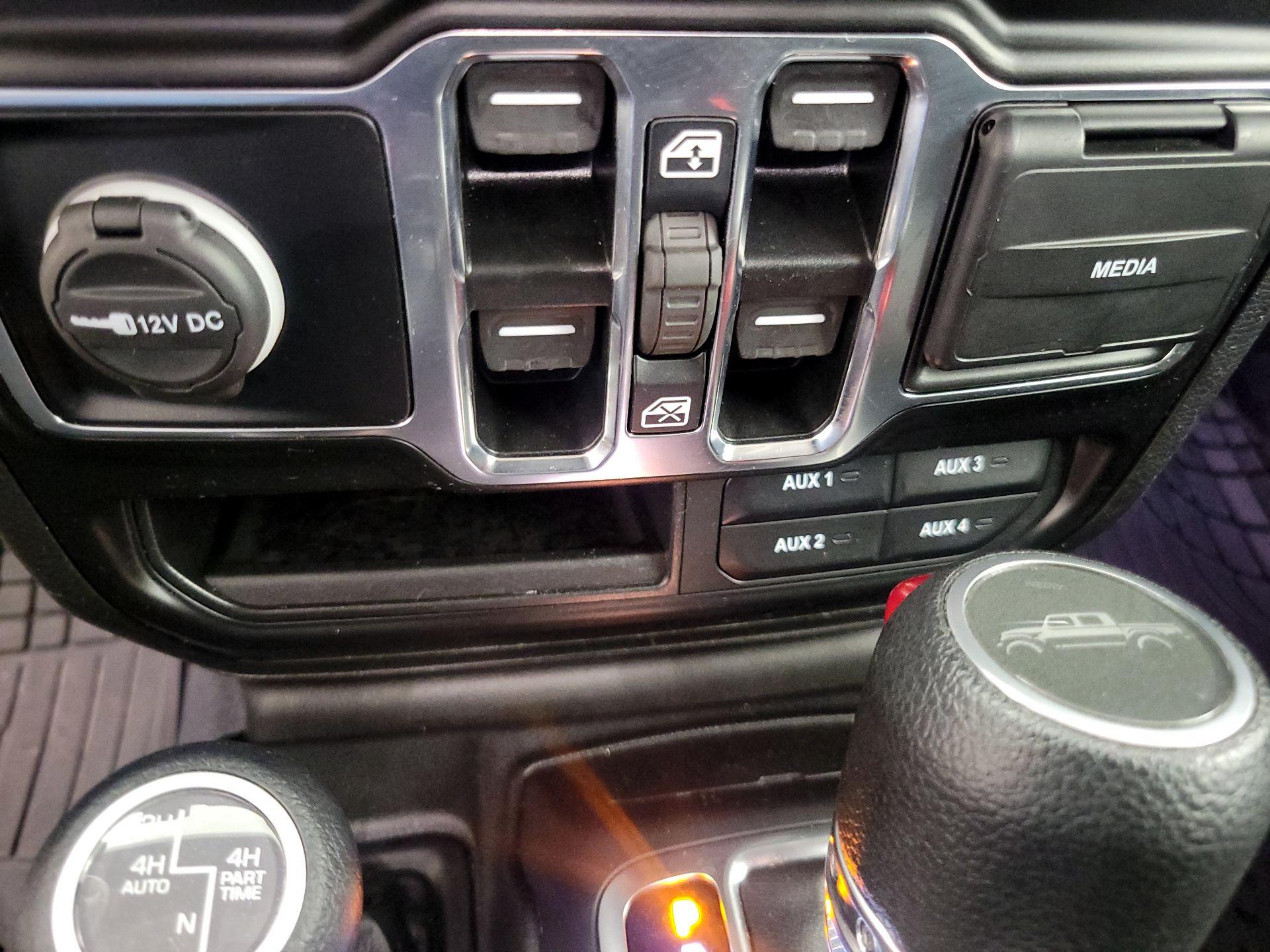 Thumbnail: 2022 Jeep Gladiator - 19