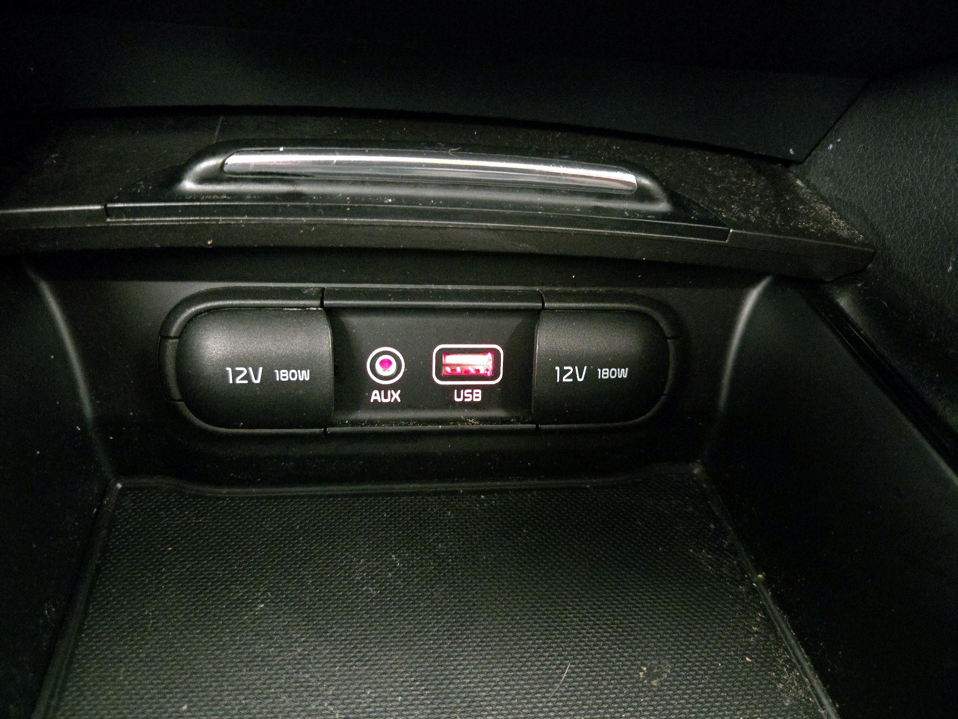 Thumbnail: 2016 Kia Optima - 18