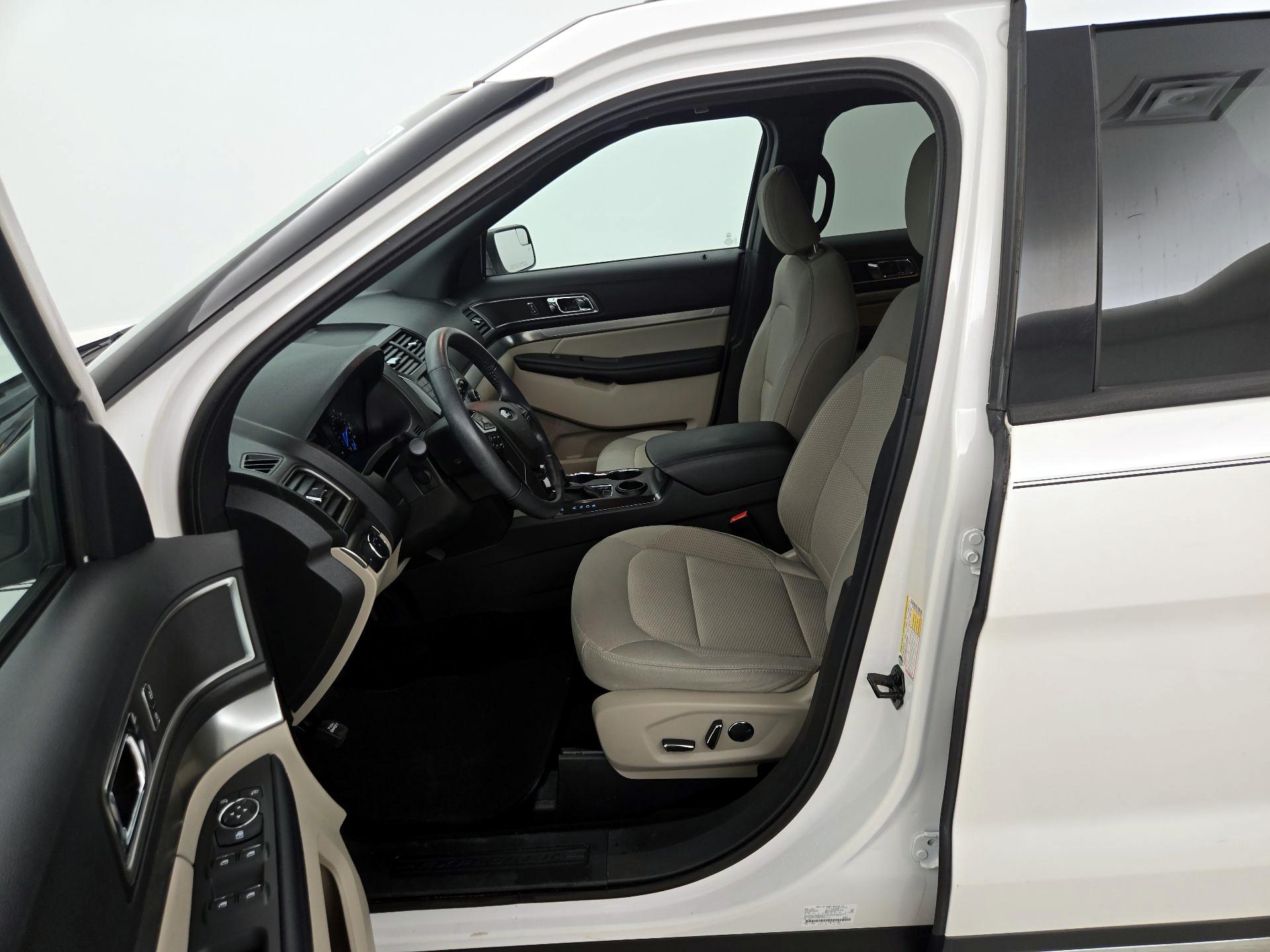 Thumbnail: 2018 Ford Explorer - 11