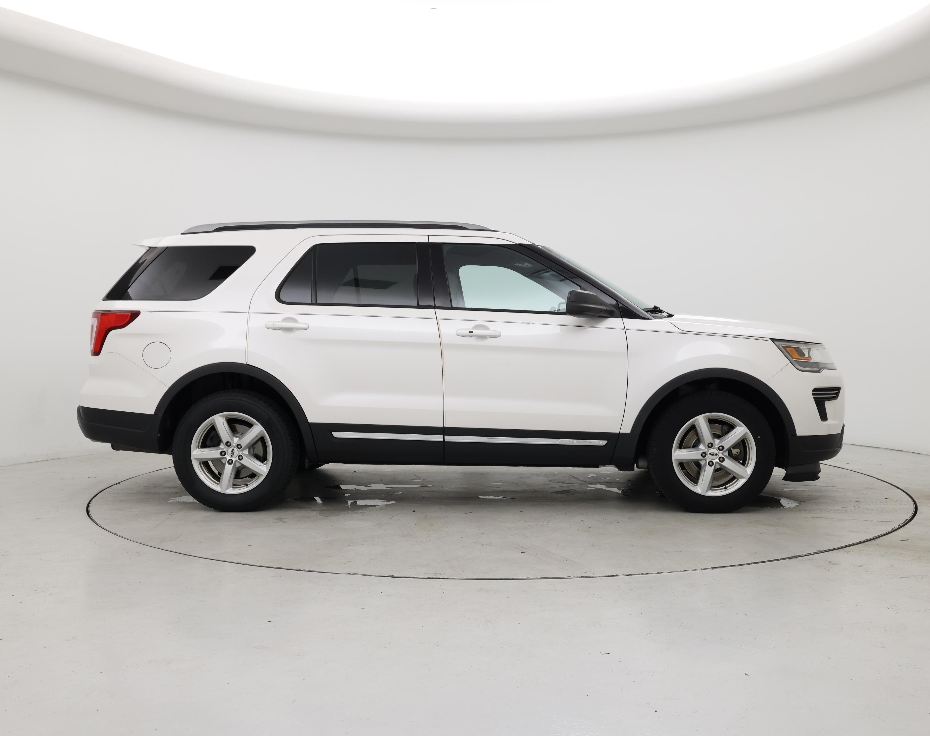 Thumbnail: 2018 Ford Explorer - 7