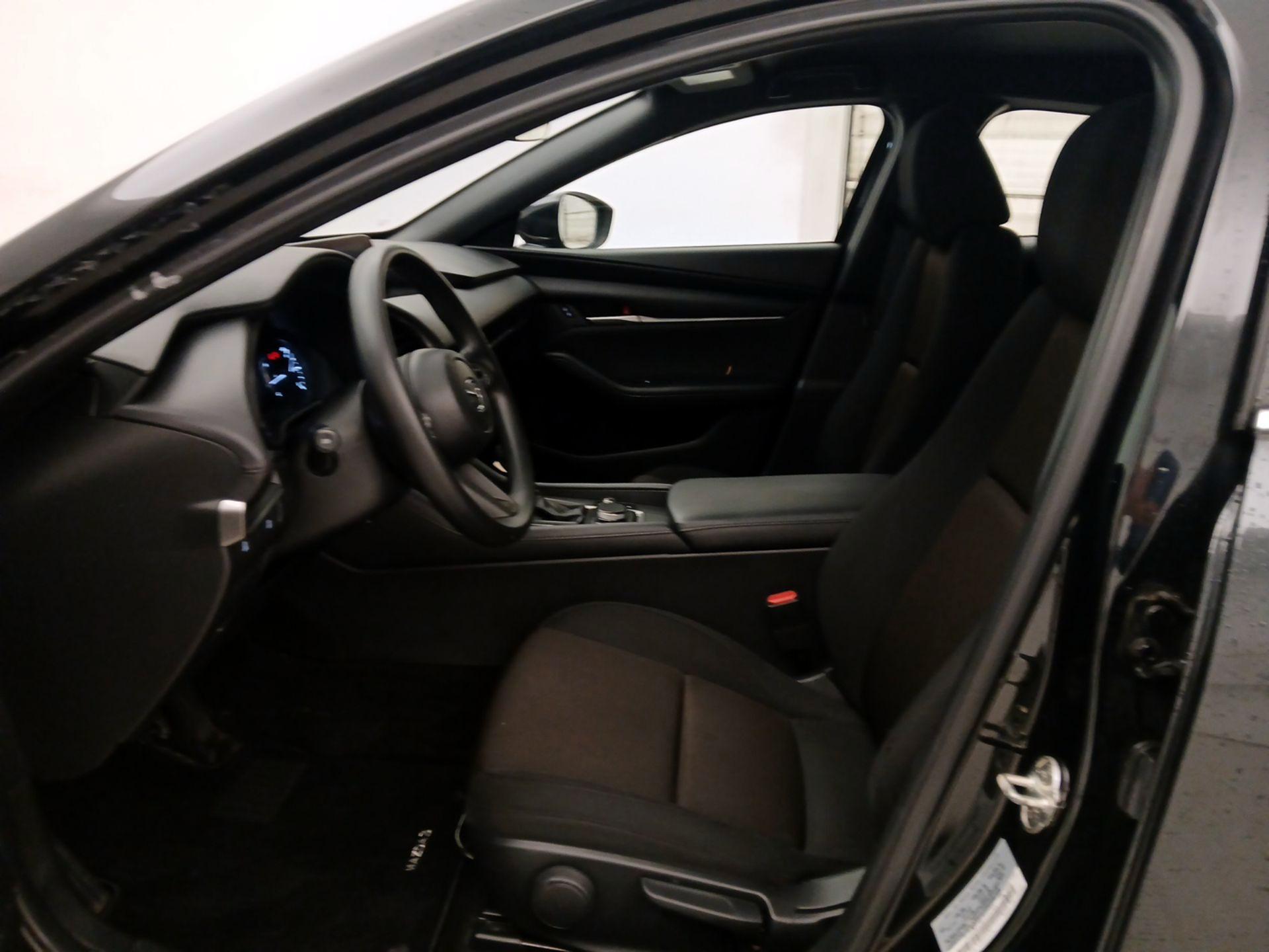 Thumbnail: 2022 Mazda Mazda3 - 11