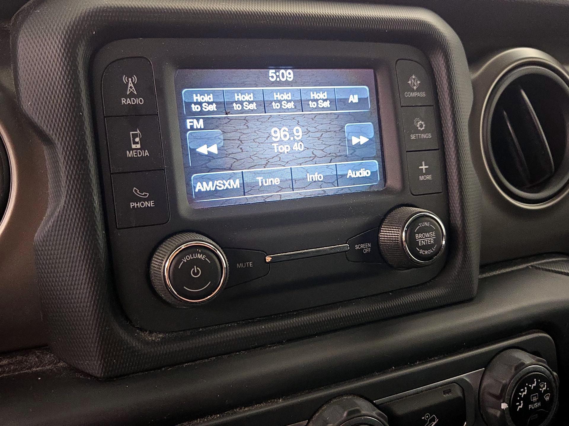 Thumbnail: 2018 Jeep Wrangler - 15