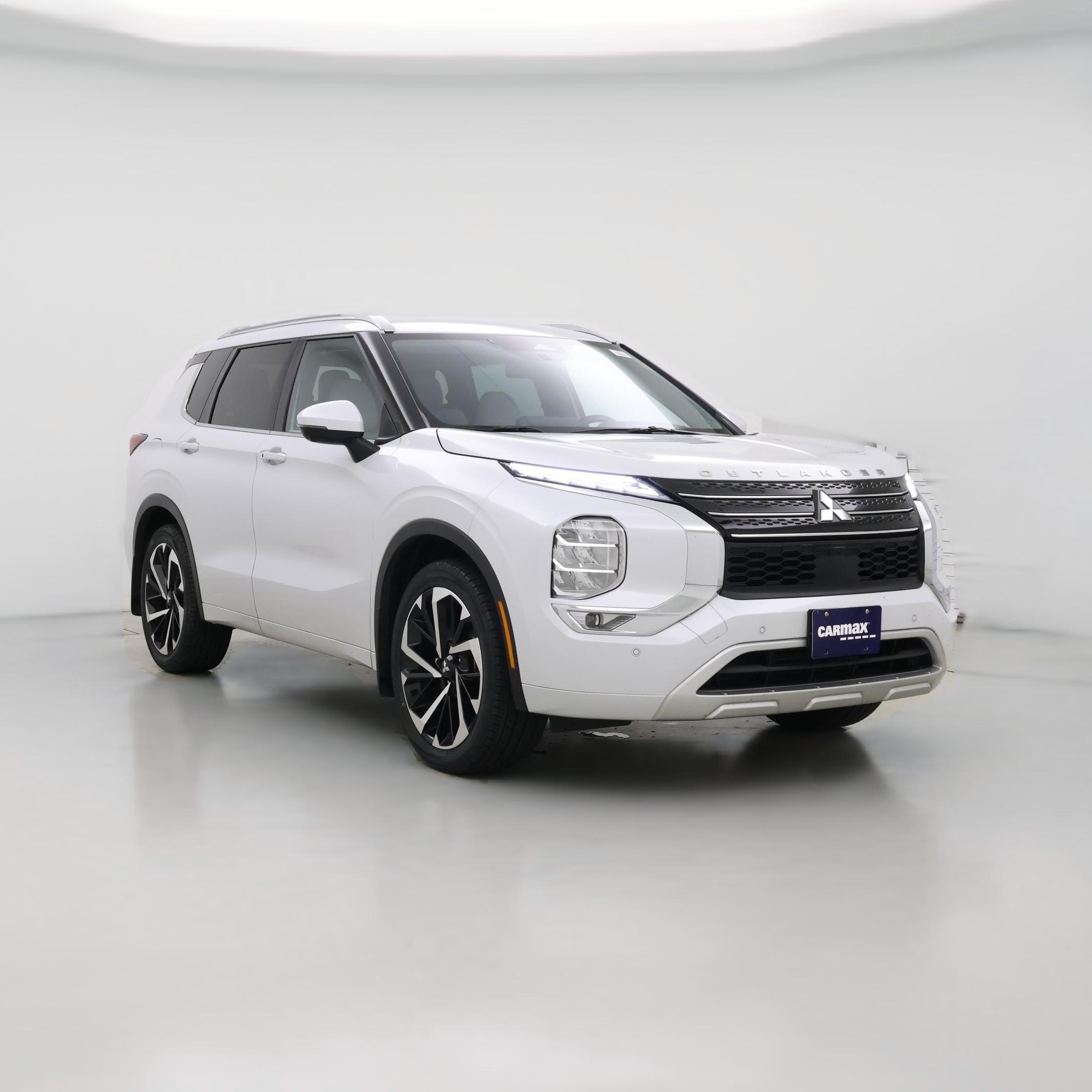 Thumbnail: 2023 Mitsubishi Outlander - 1