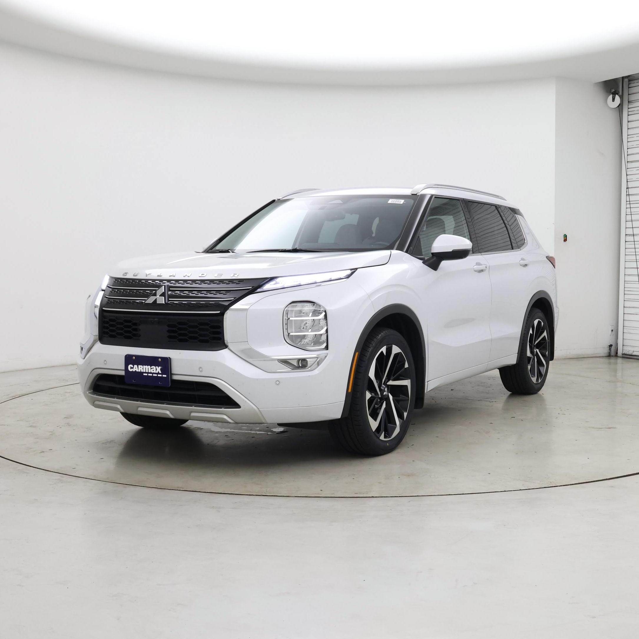 Thumbnail: 2023 Mitsubishi Outlander - 4