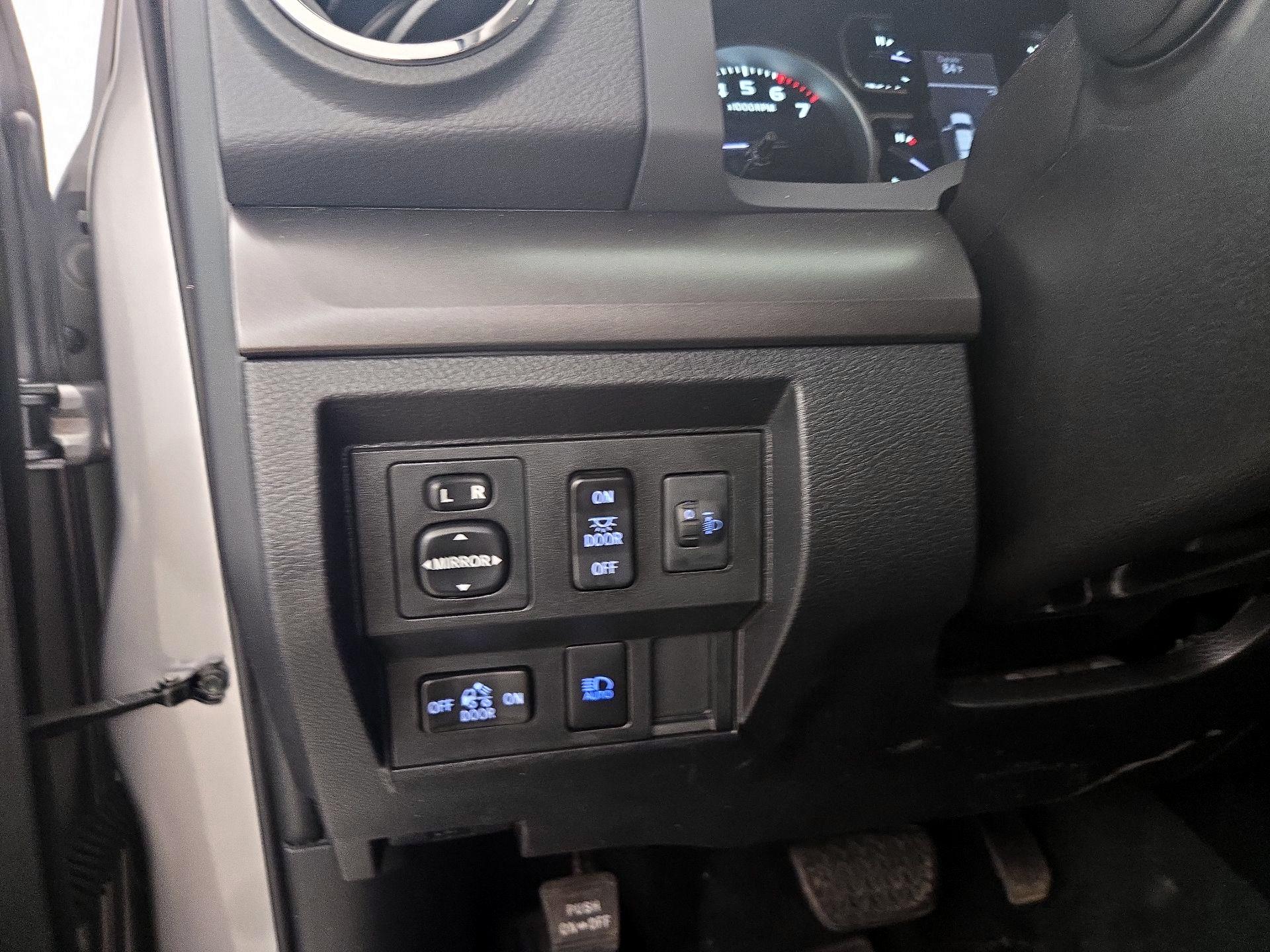 Thumbnail: 2021 Toyota Tundra - 13