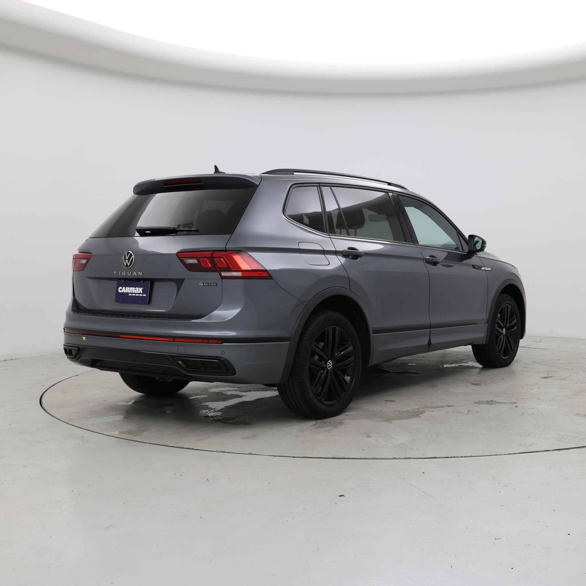 Thumbnail: 2022 Volkswagen Tiguan - 8