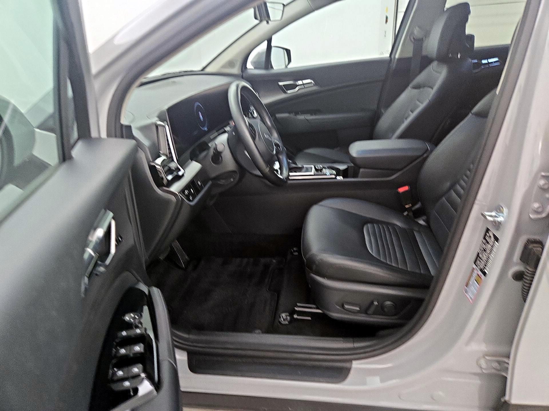 Thumbnail: 2023 Kia Sportage - 11