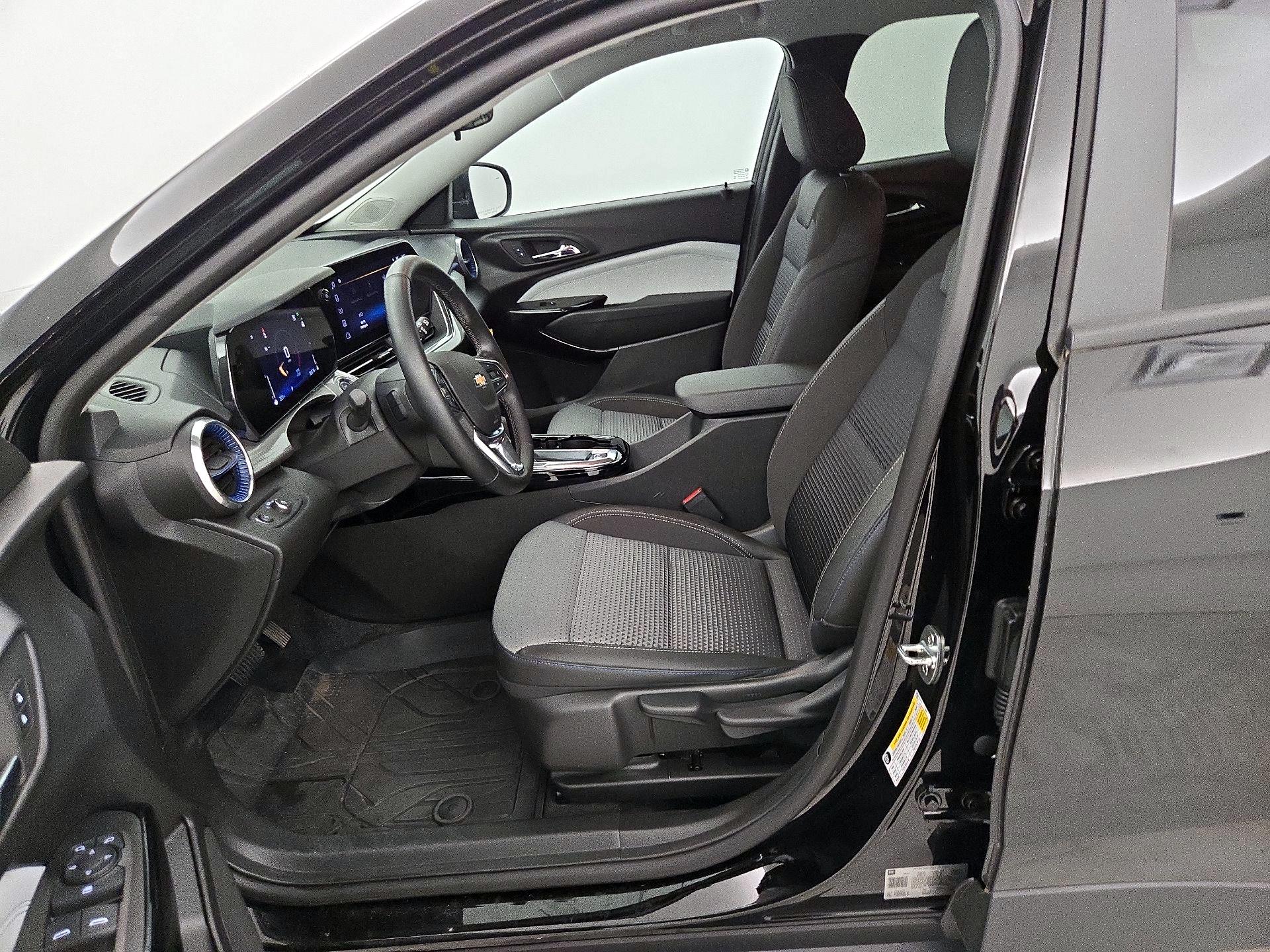 Thumbnail: 2024 Chevrolet Trax - 11